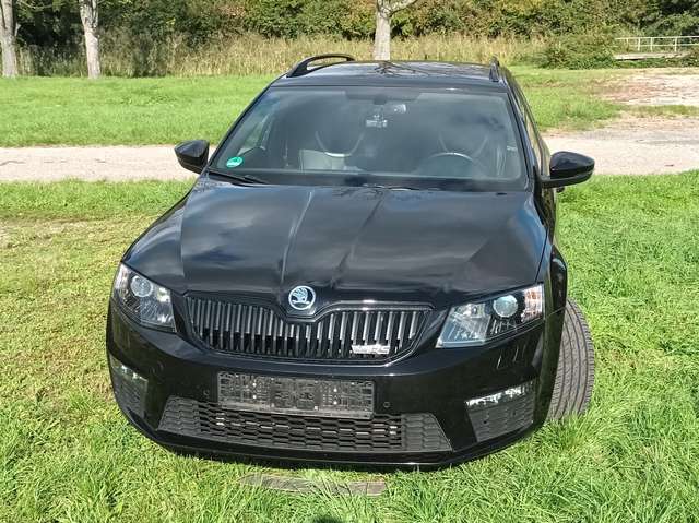 Skoda Octavia Octavia III Combi Combi 2.0 TSI DSG RS (TÜV Neu))