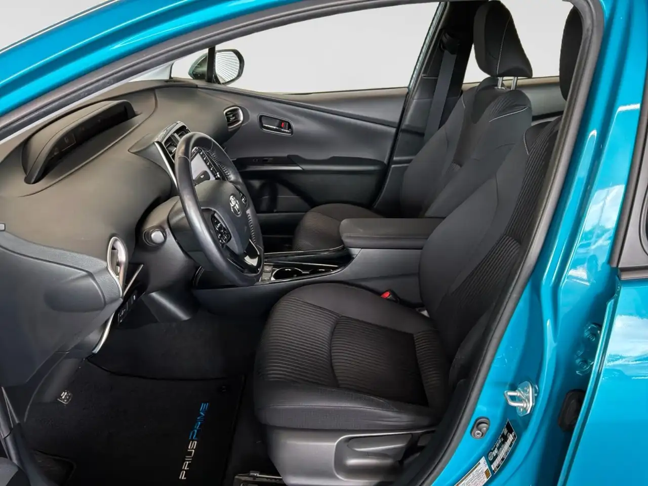 Toyota Prius Prime снимка Toyota Prius Prime