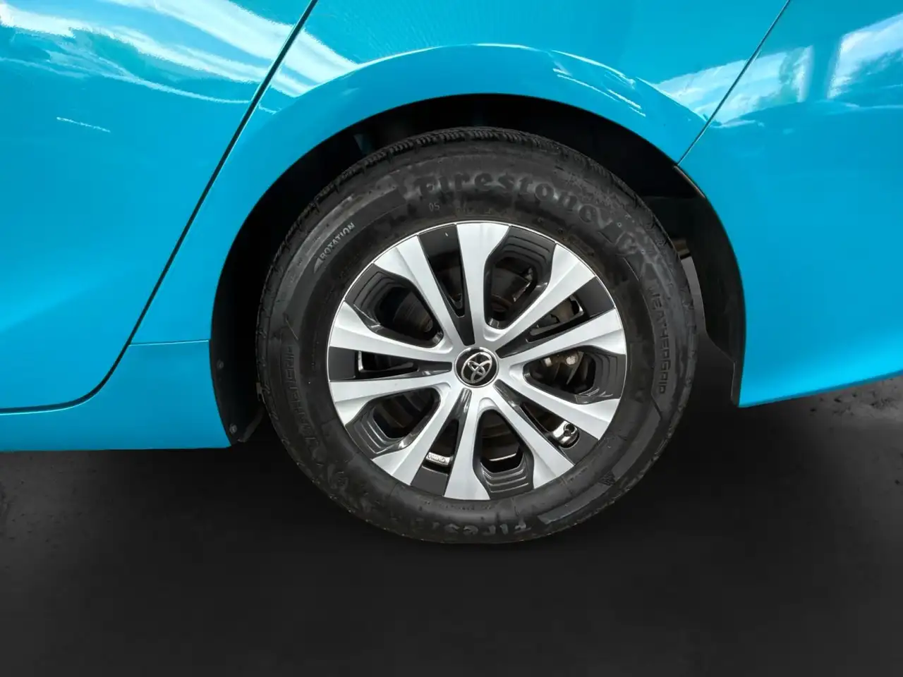 Toyota Prius Prime снимка Toyota Prius Prime