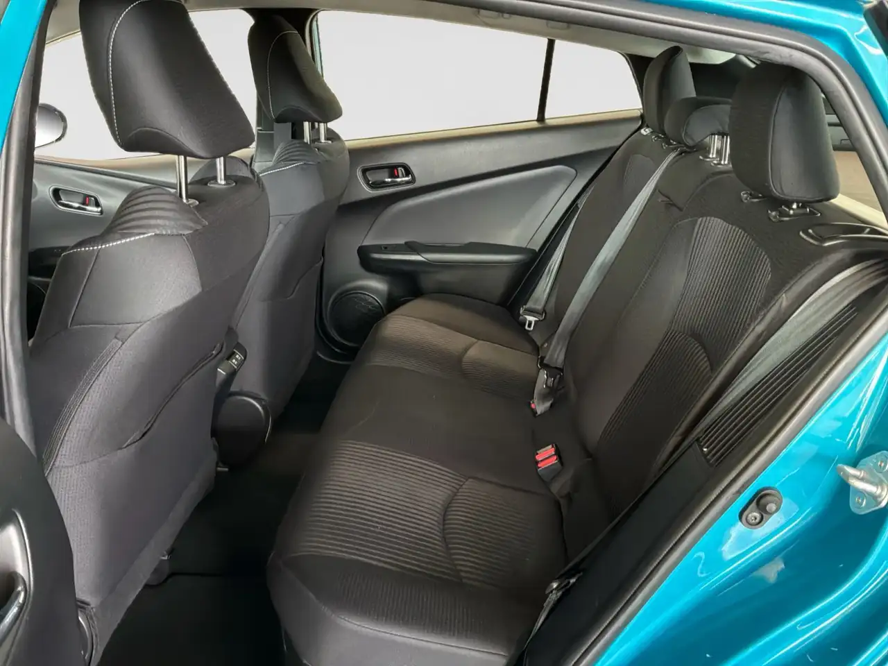 Toyota Prius Prime снимка Toyota Prius Prime