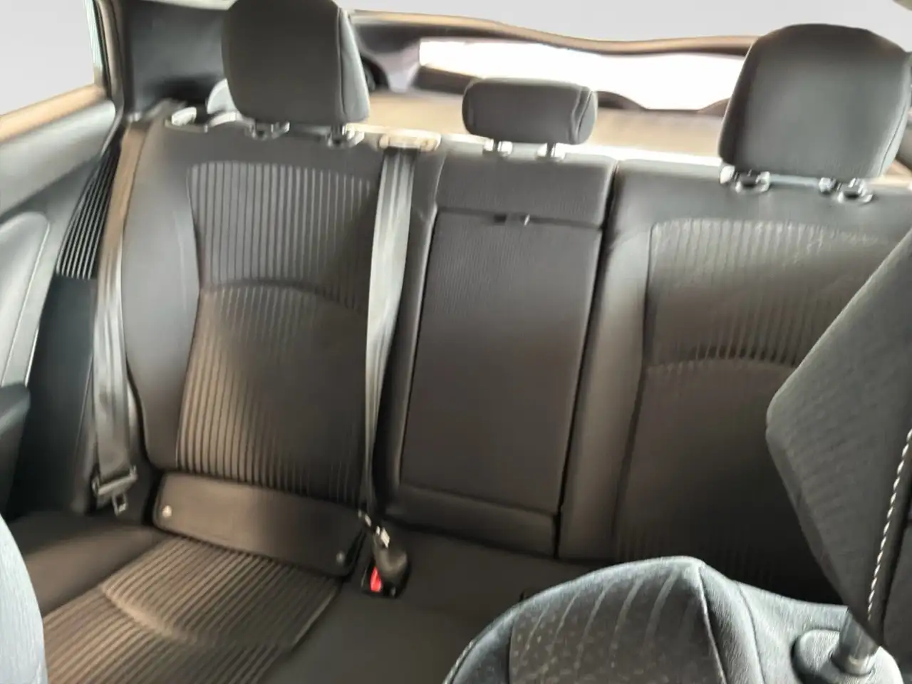 Toyota Prius Prime снимка Toyota Prius Prime