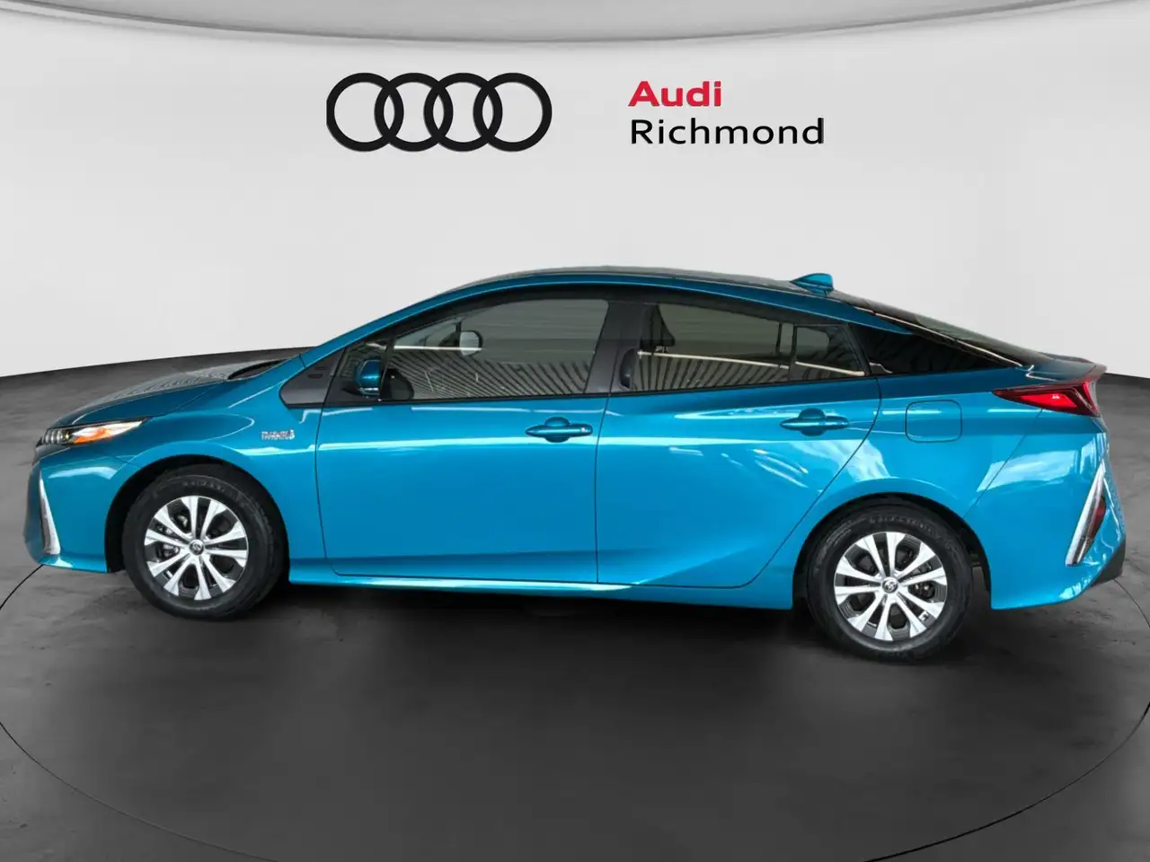 Toyota Prius Prime снимка Toyota Prius Prime