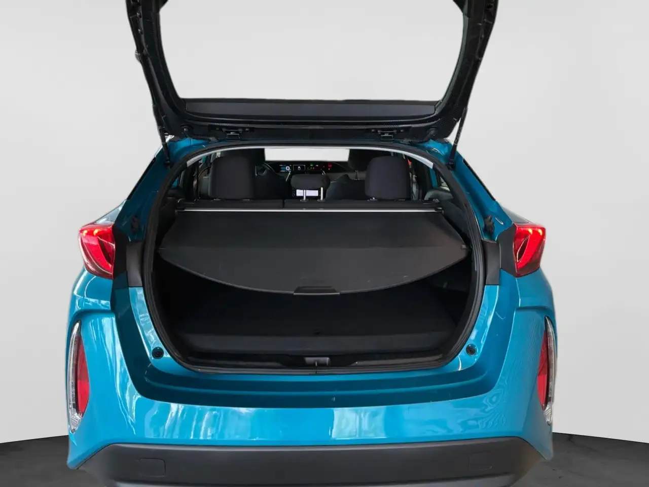 Toyota Prius Prime снимка Toyota Prius Prime