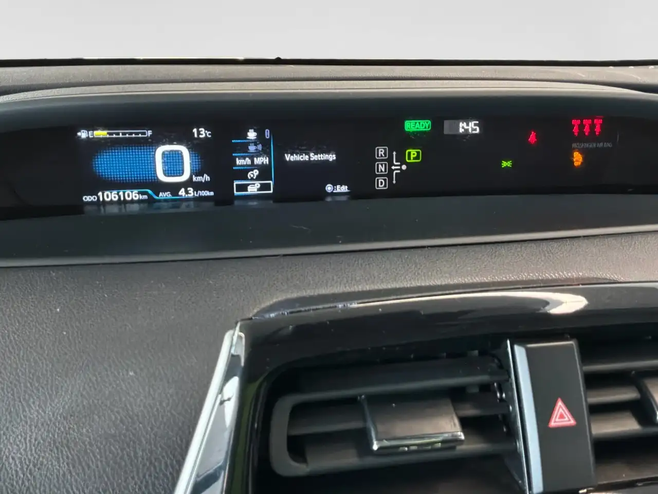 Toyota Prius Prime снимка Toyota Prius Prime