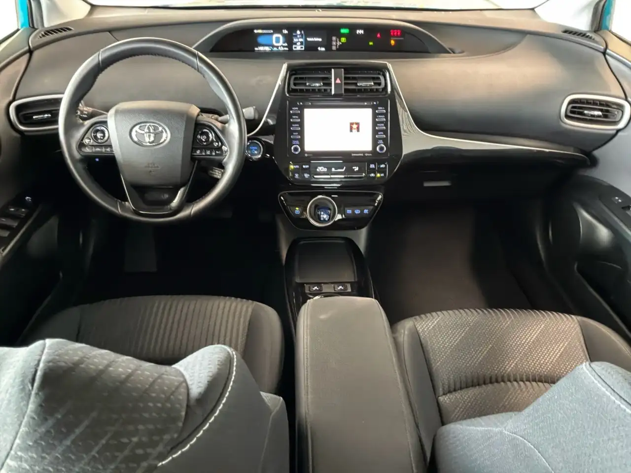 Toyota Prius Prime снимка Toyota Prius Prime
