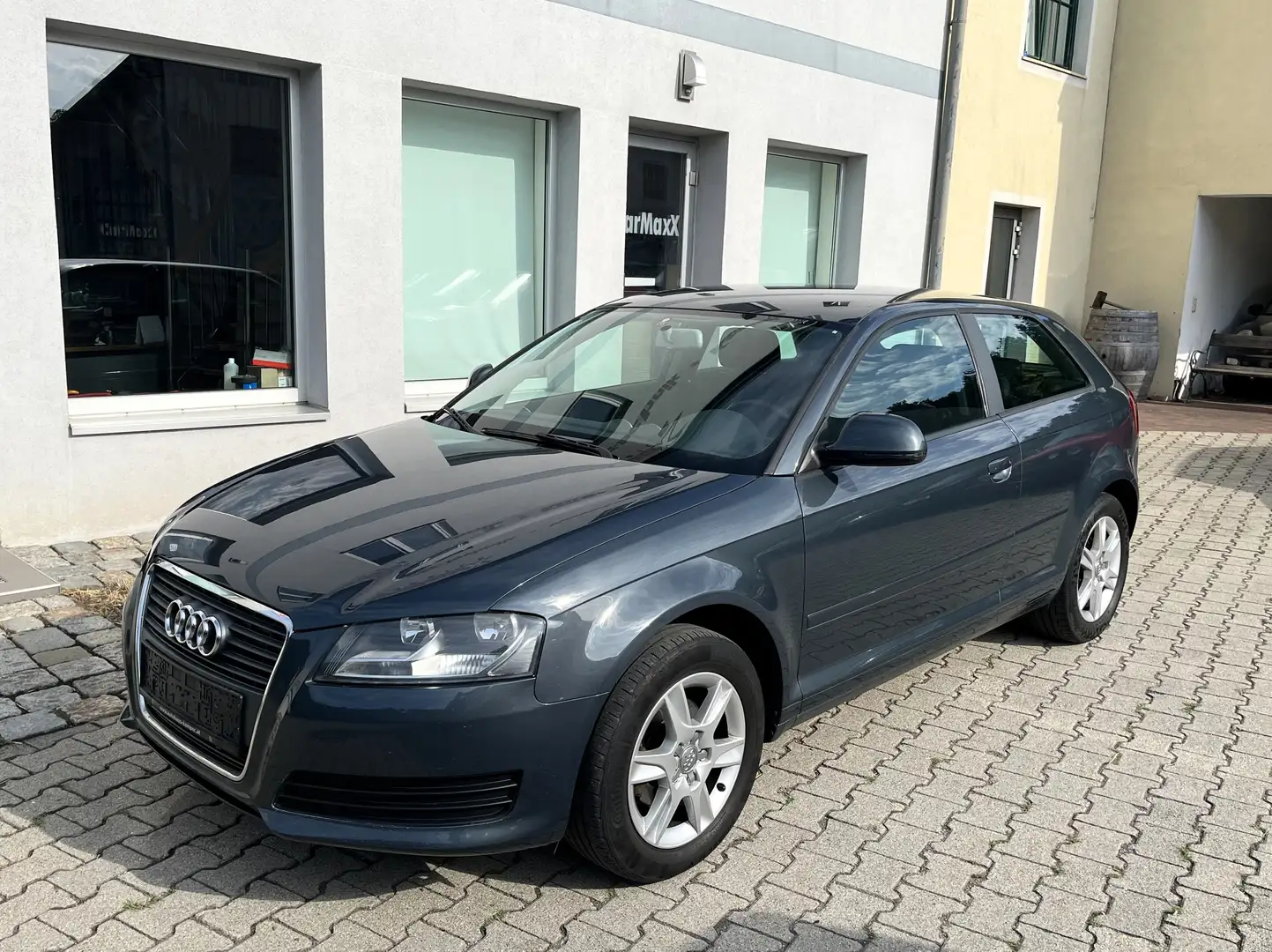 Audi A3 1.9 TDI Attraction, Erstbesitz, Serviceheft, Klima Grau - 1