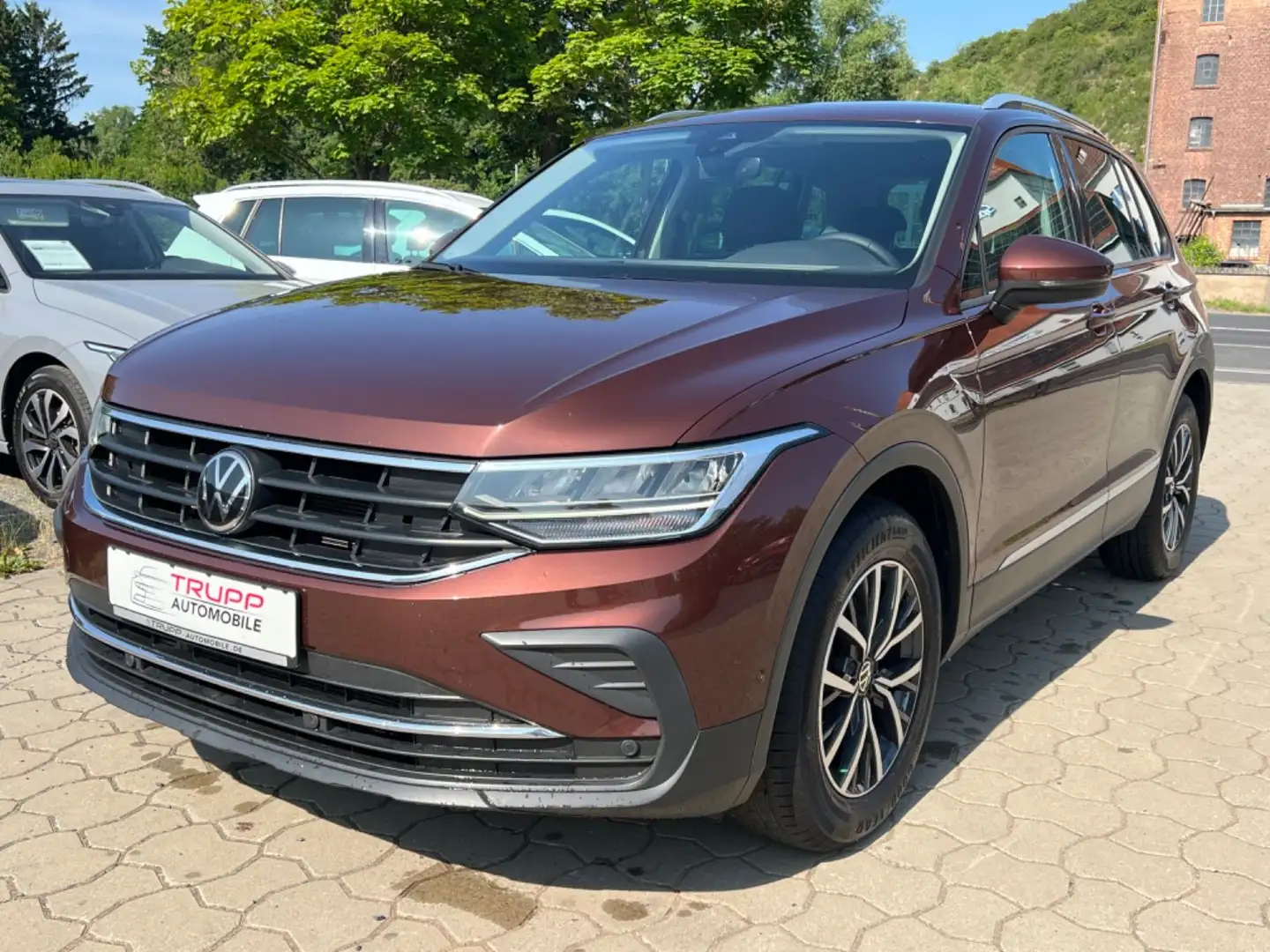 Volkswagen Tiguan Life 2.0 TDI/LED/AHK/Virtual/ACC/R-Kam/SH Marrone - 2