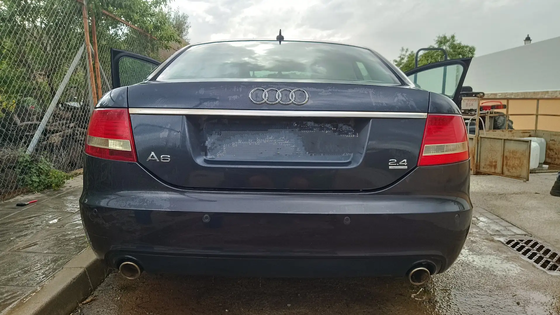 Audi A6 2.4 V6 quattro - 1