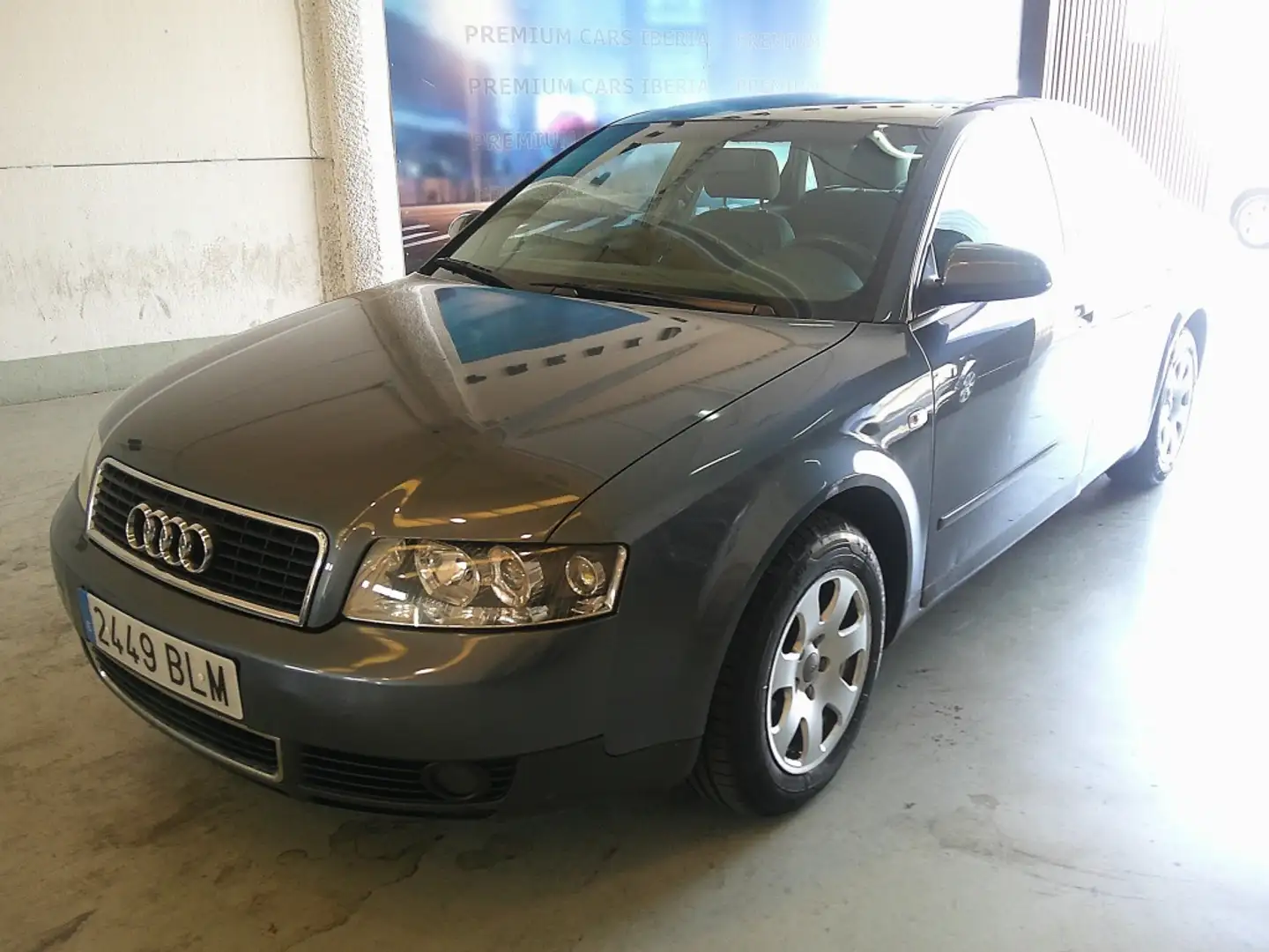 Audi A4 1.9TDI Gris - 1