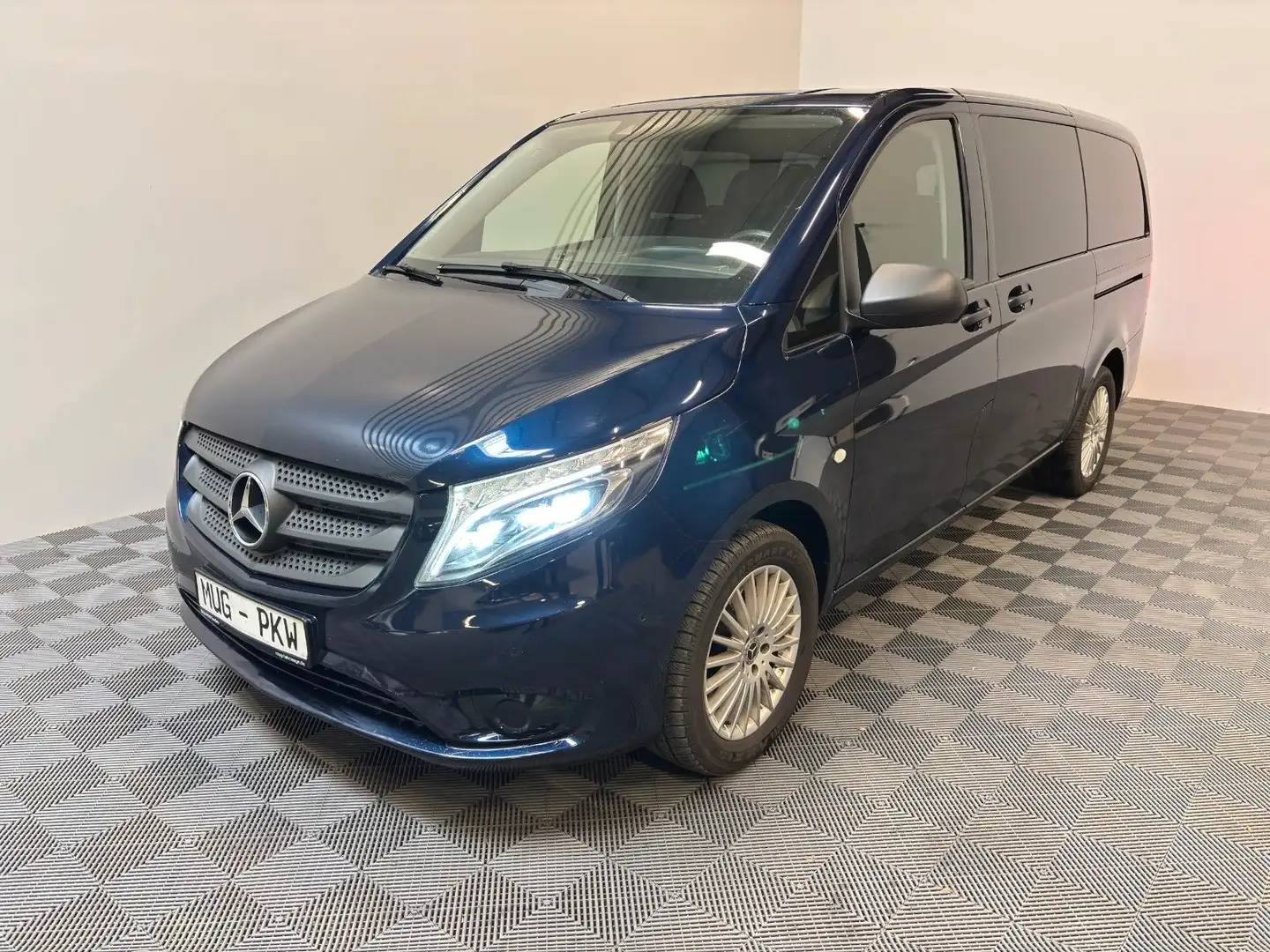 Mercedes-Benz Vito Tourer 116 CDI Pro lang *9Sitze-LED-AHK* Blau - 1