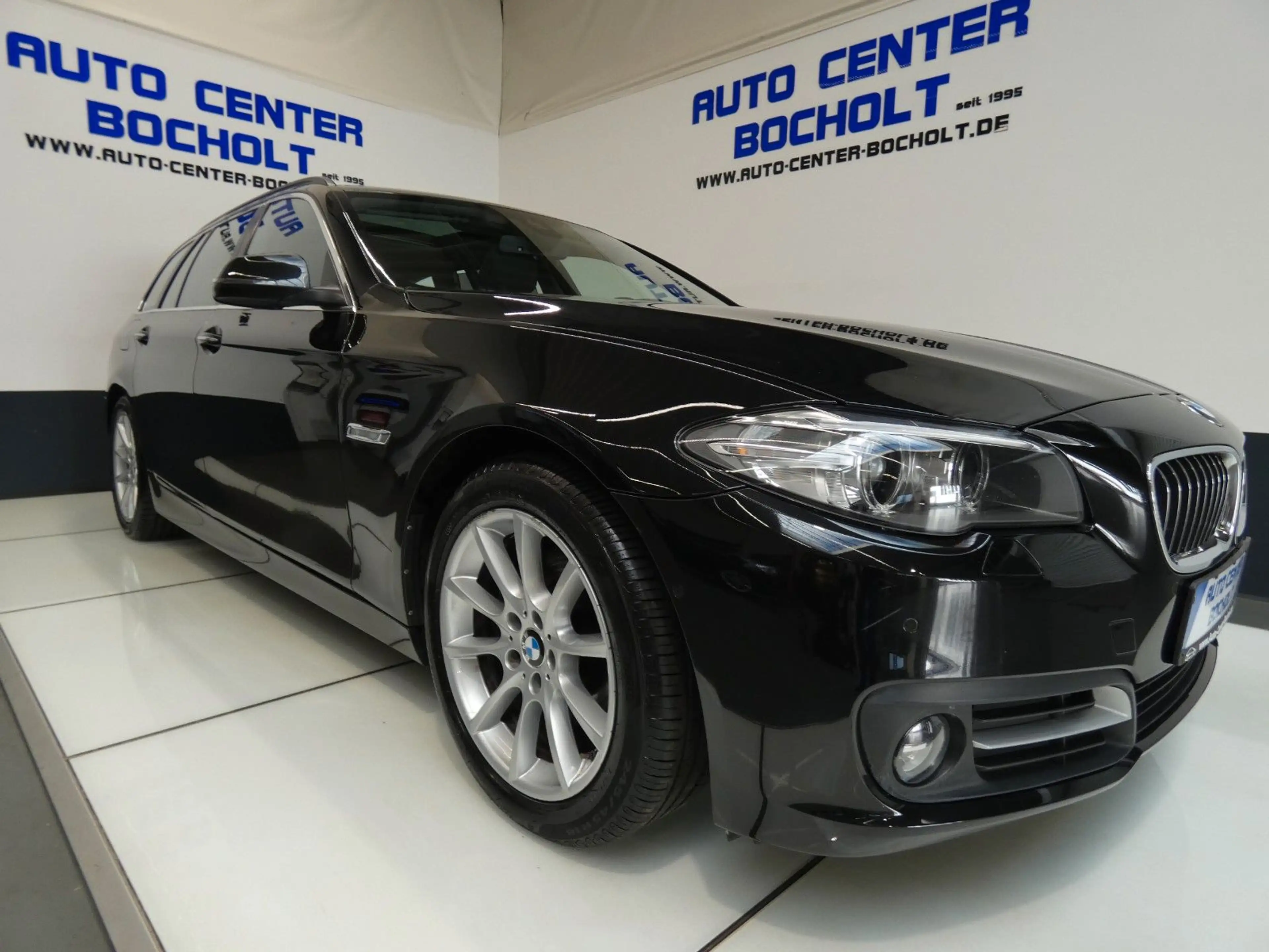 BMW 520 d*NaviProf*Leder*PDC*Panoramadach — photo 2