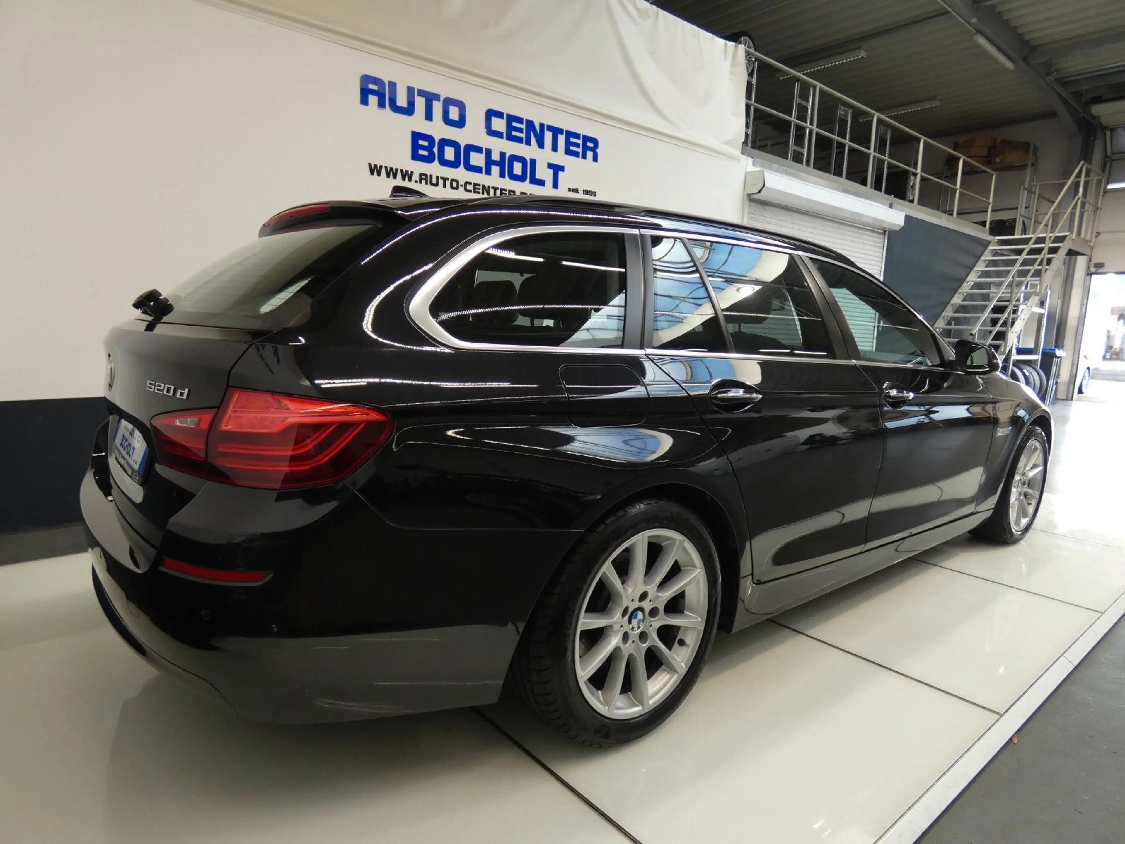 BMW 520 d*NaviProf*Leder*PDC*Panoramadach — photo 9