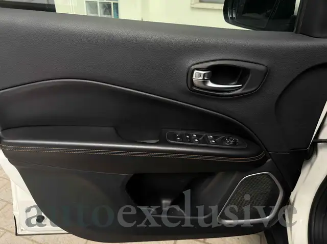 Jeep Compass view 12