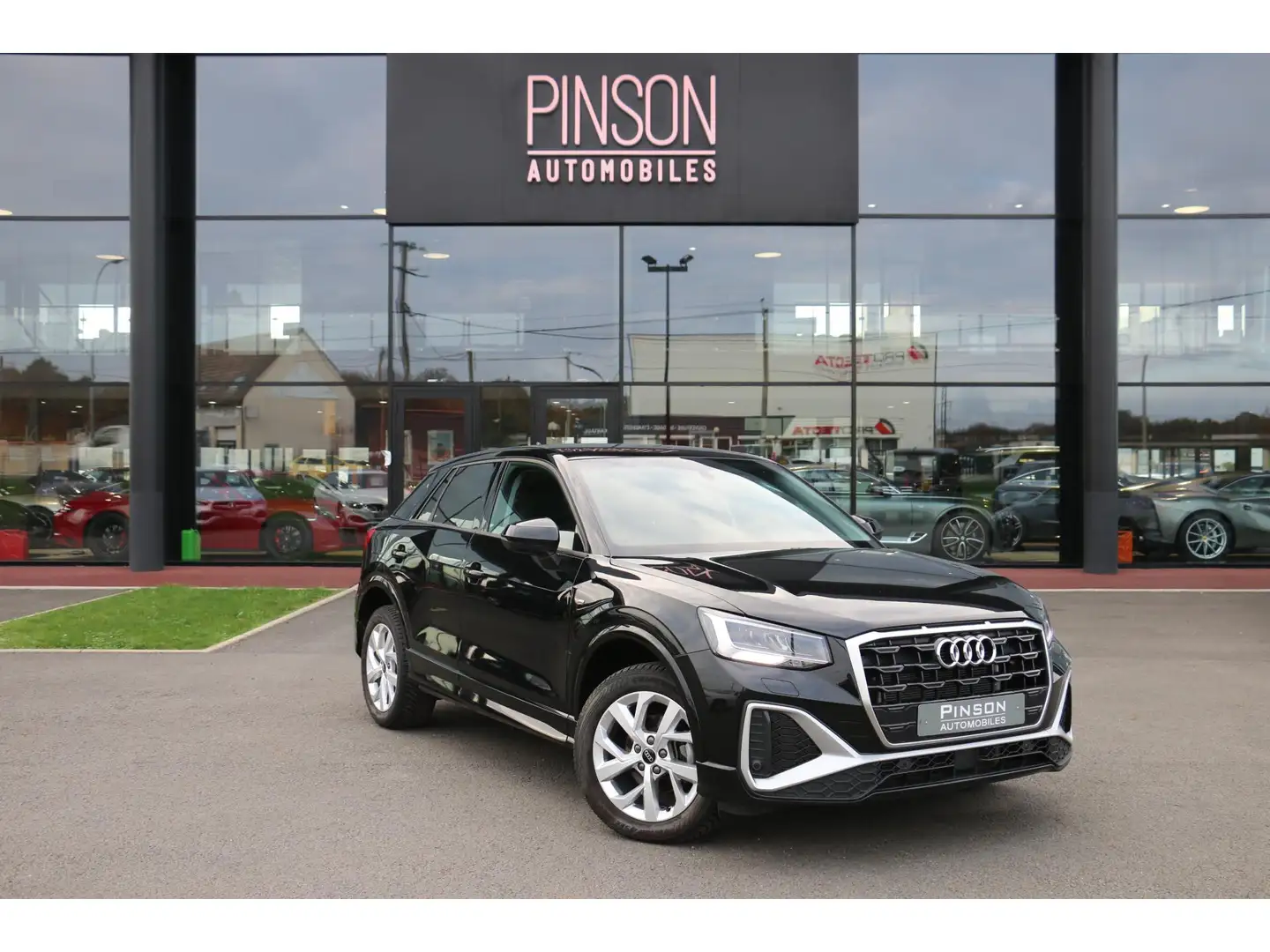 Audi Q2 1.5 35 TFSI - 150 - S-tronic  S line Noir - 1
