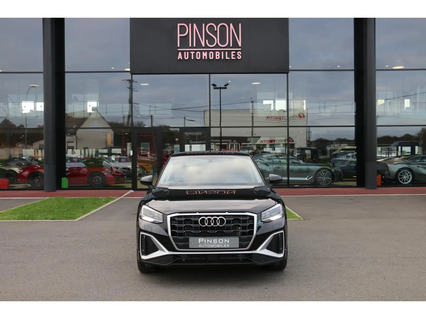 Audi Q2 1.5 35 TFSI - 150 - S-tronic  S line Noir - 2