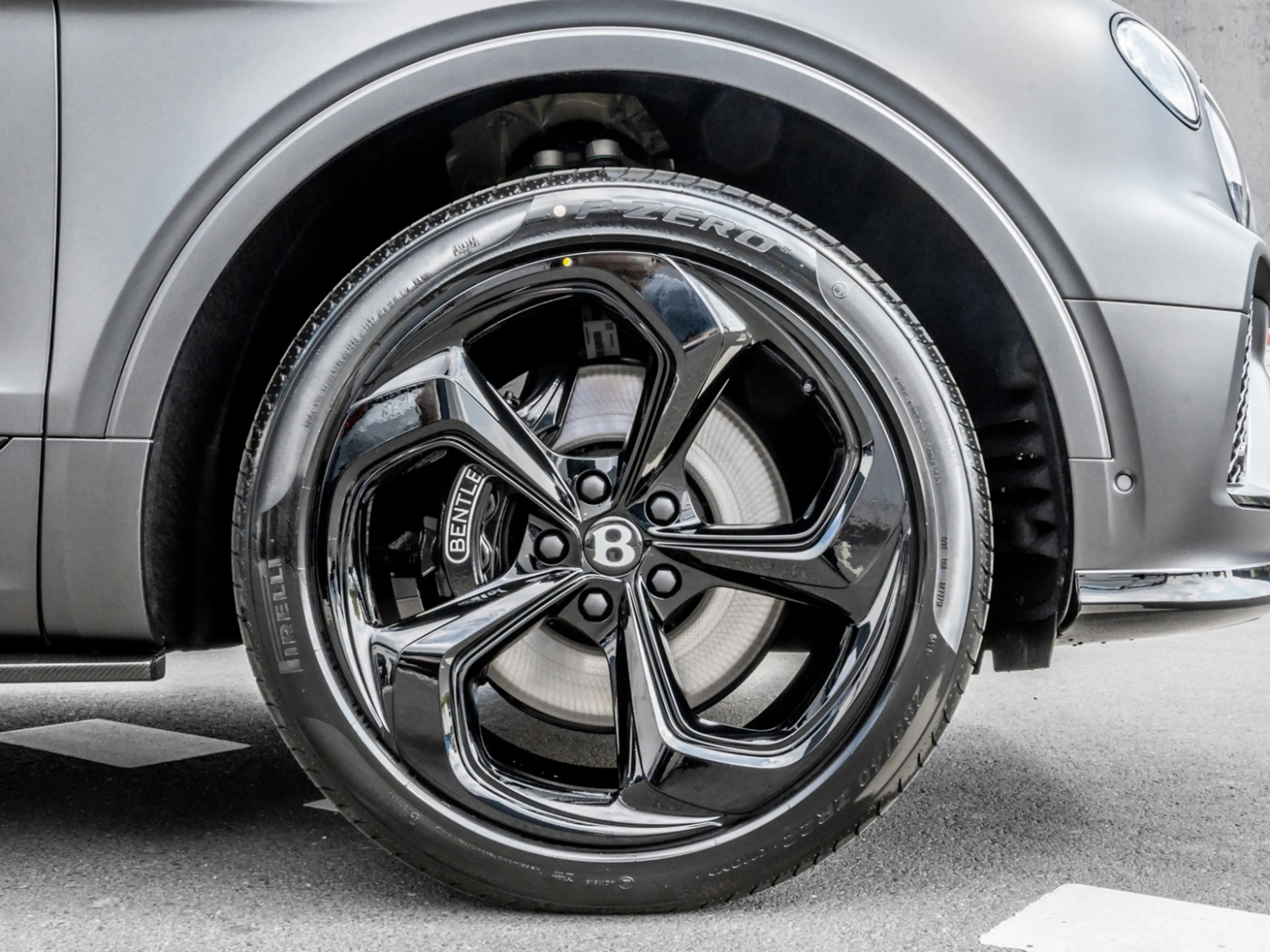 Bentley Bentayga S V8 Anthracite Satin, 4 + 1 Seat Confi — photo 9