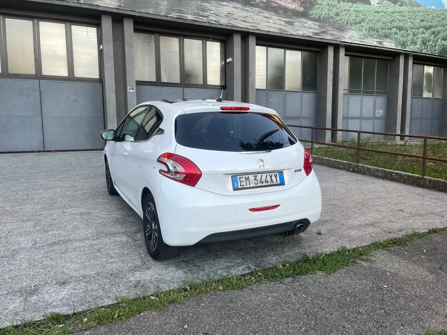 Peugeot 208 208 I 2012 3p 1.4 hdi 8v Allure Bianco - 1