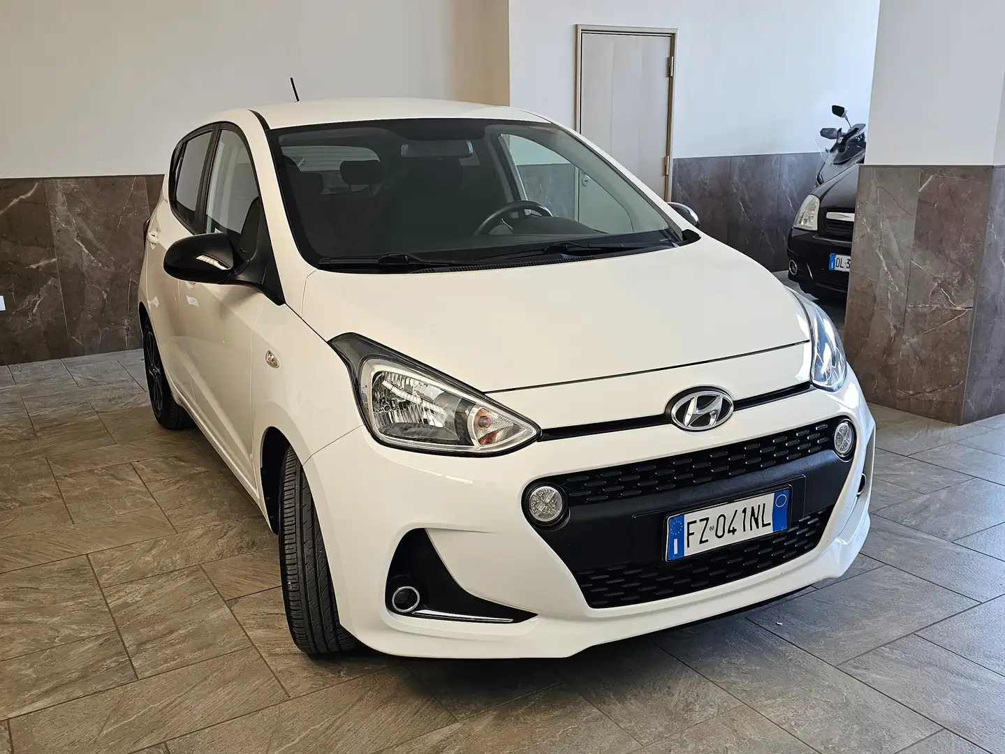 Hyundai i10 i10 2019 1.0 econext Gpl (TRATTABILE) Bianco - 1