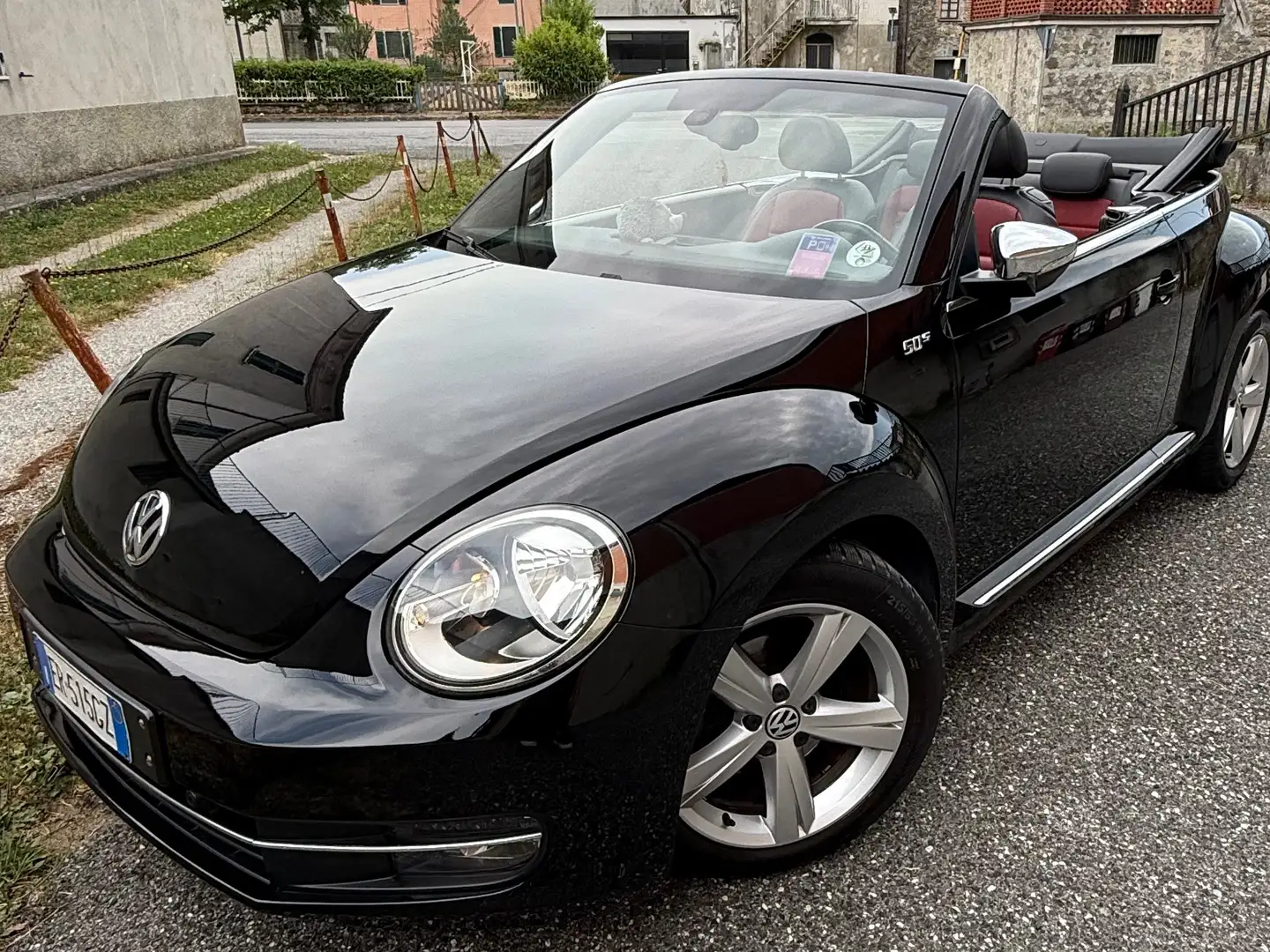 Volkswagen Maggiolino Maggiolino 1.6 tdi Design 105cv Czarny - 1
