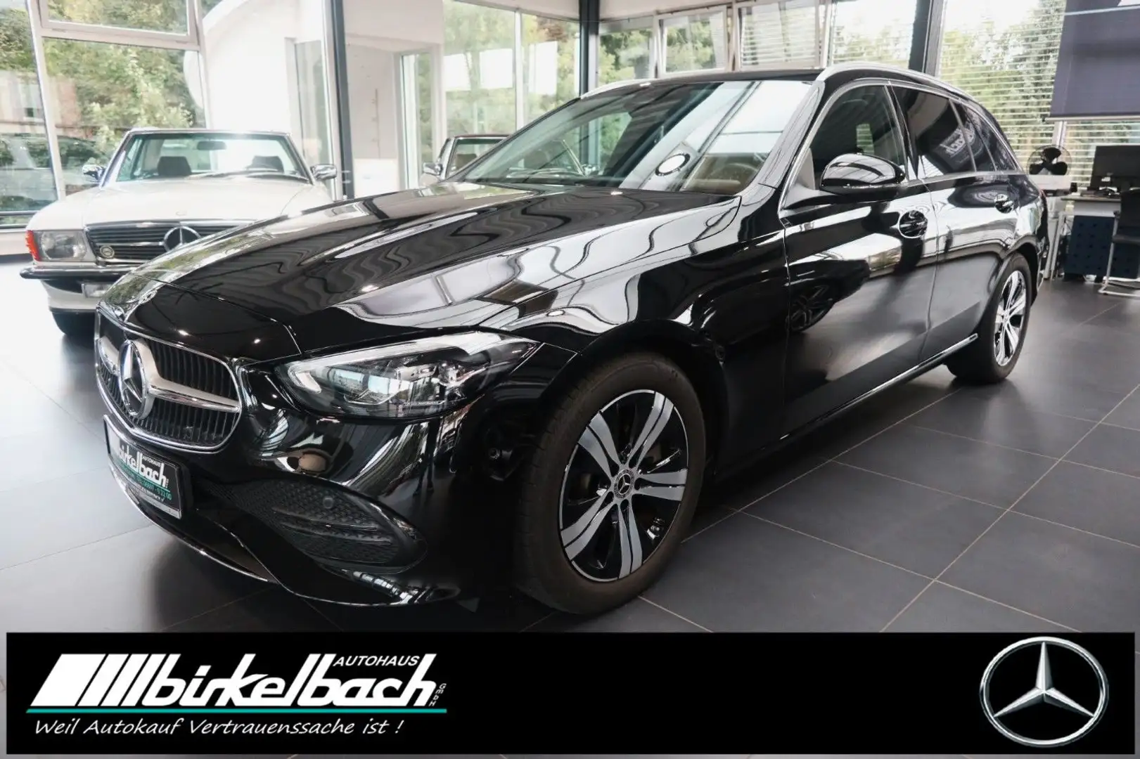 Mercedes-Benz C 300 T 4Matic Zwart - 1