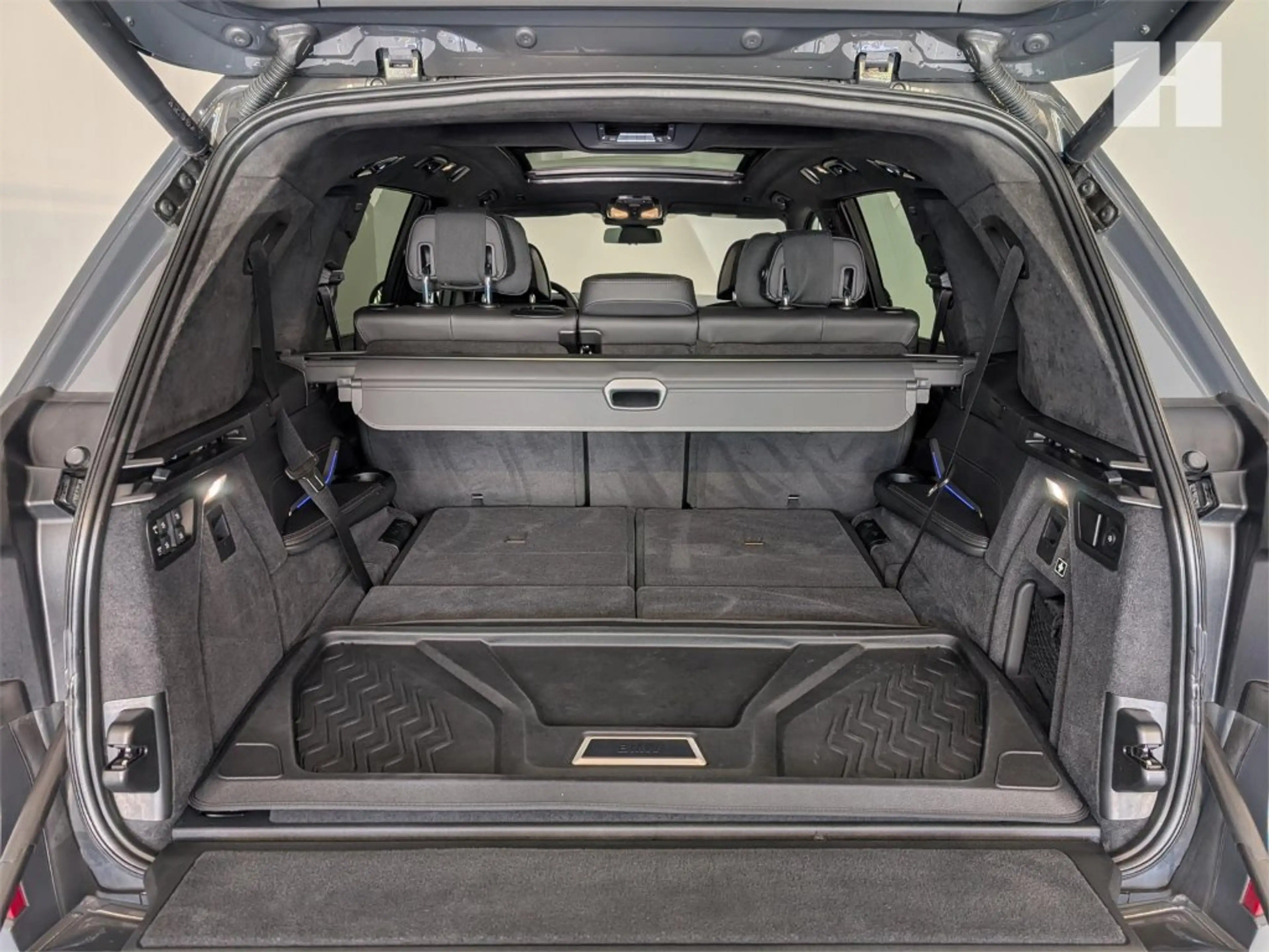 BMW X7 xDrive40d — photo 11
