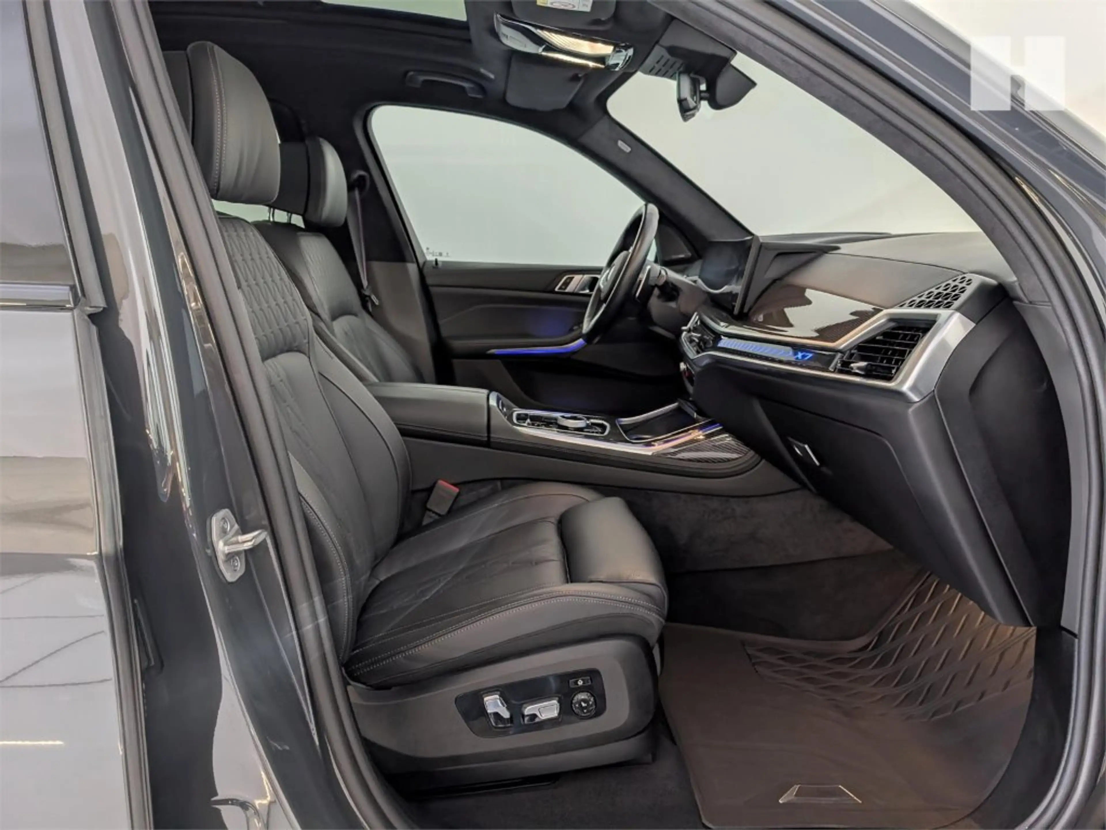 BMW X7 xDrive40d — photo 8