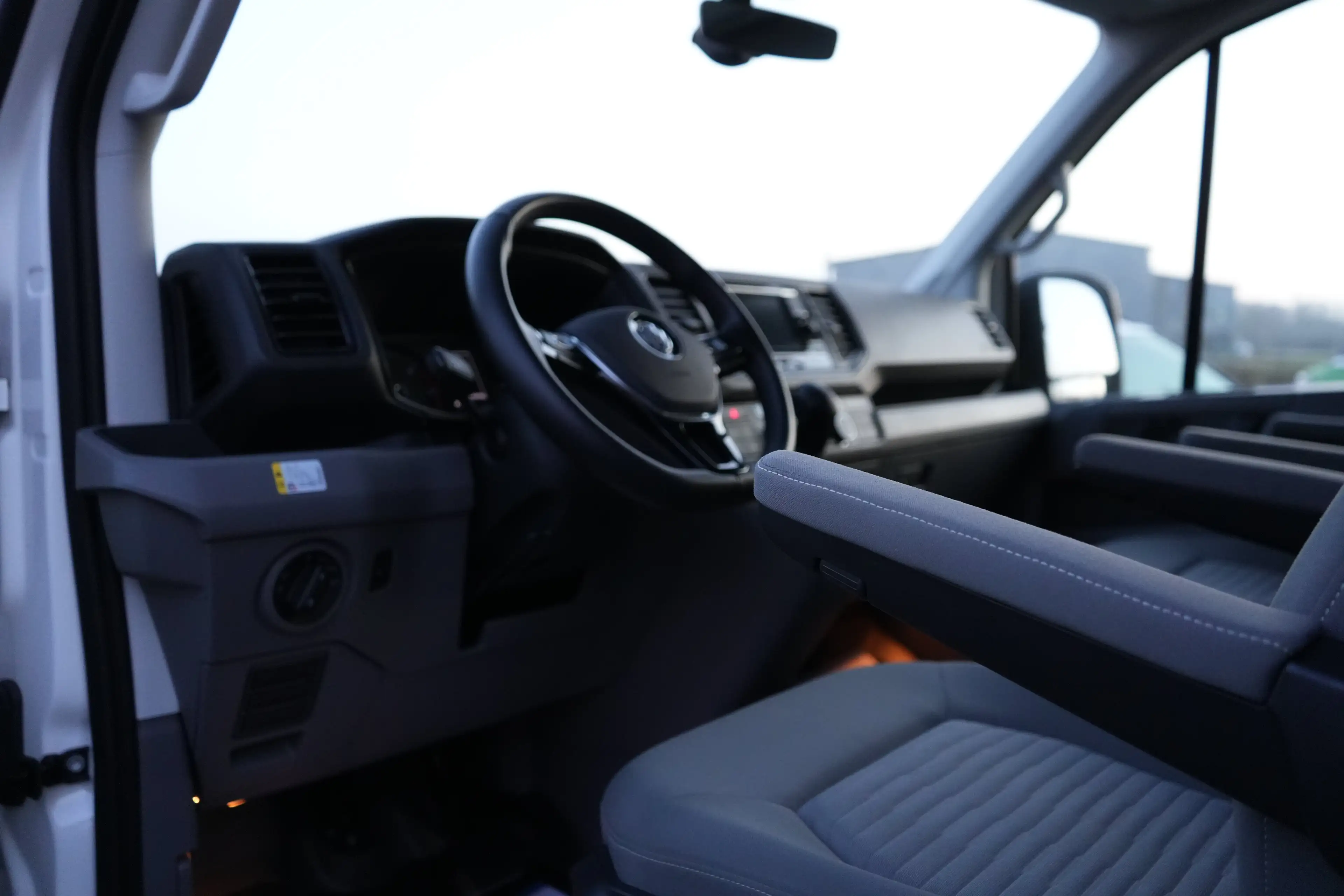 Volkswagen Grand California 600 FWD ACC LHZ SITZH. 5 SITZER Fahrradträger — photo 11