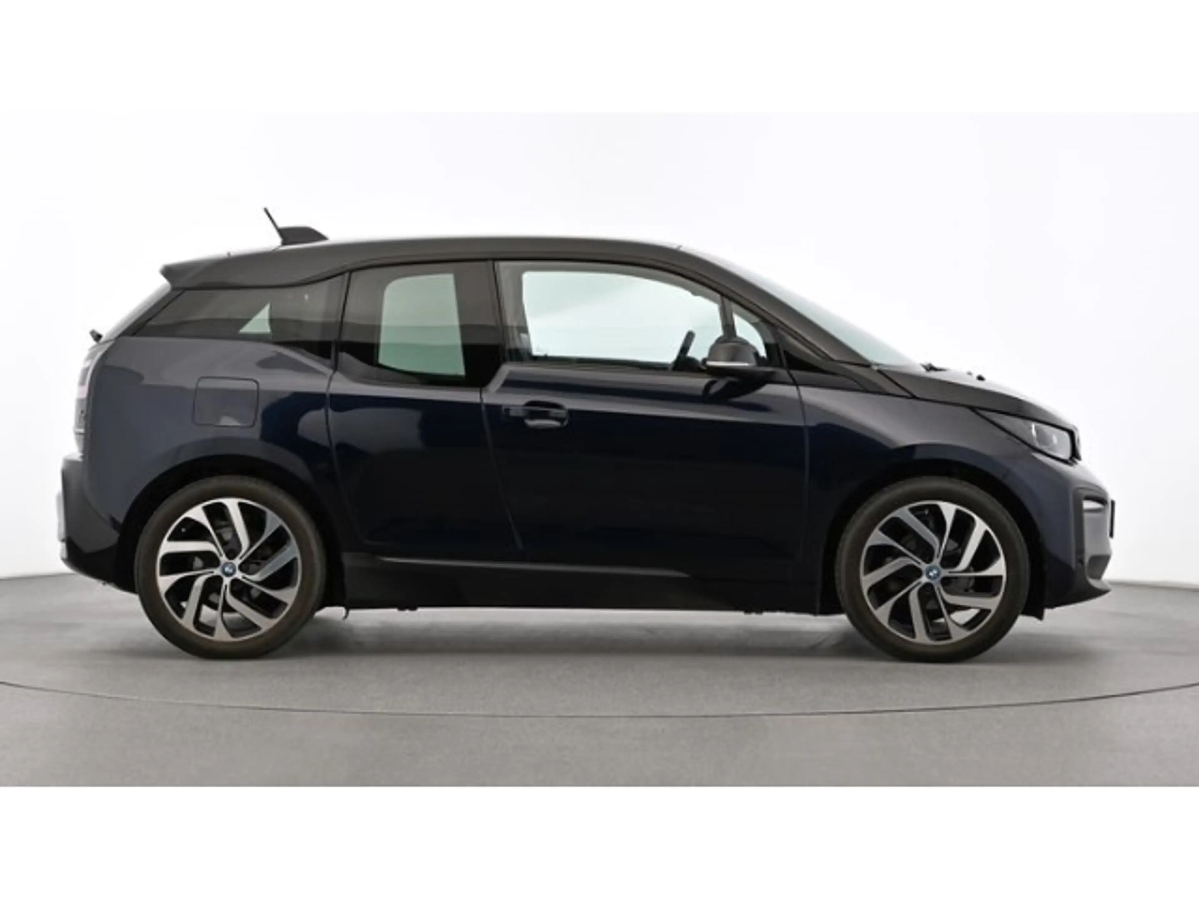 BMW i3 120Ah+NAVI+ACC+LED+SHZ+MFL+DAB+WIRELESS+BT+BC — photo 6