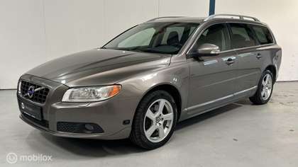 Volvo V70 2.5FT Summum AUTOMAAT / LEER