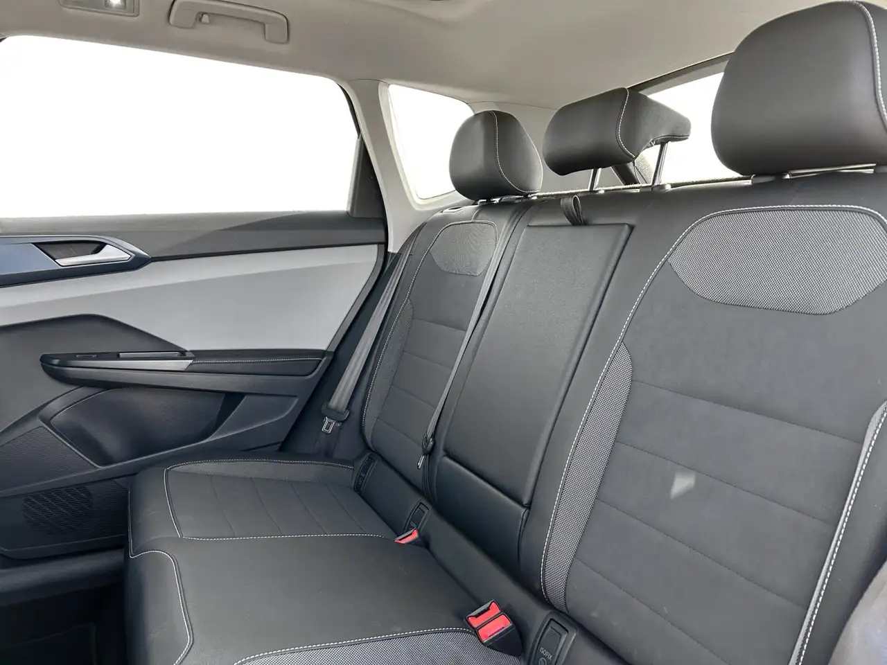 Volkswagen Taos снимка Volkswagen Taos