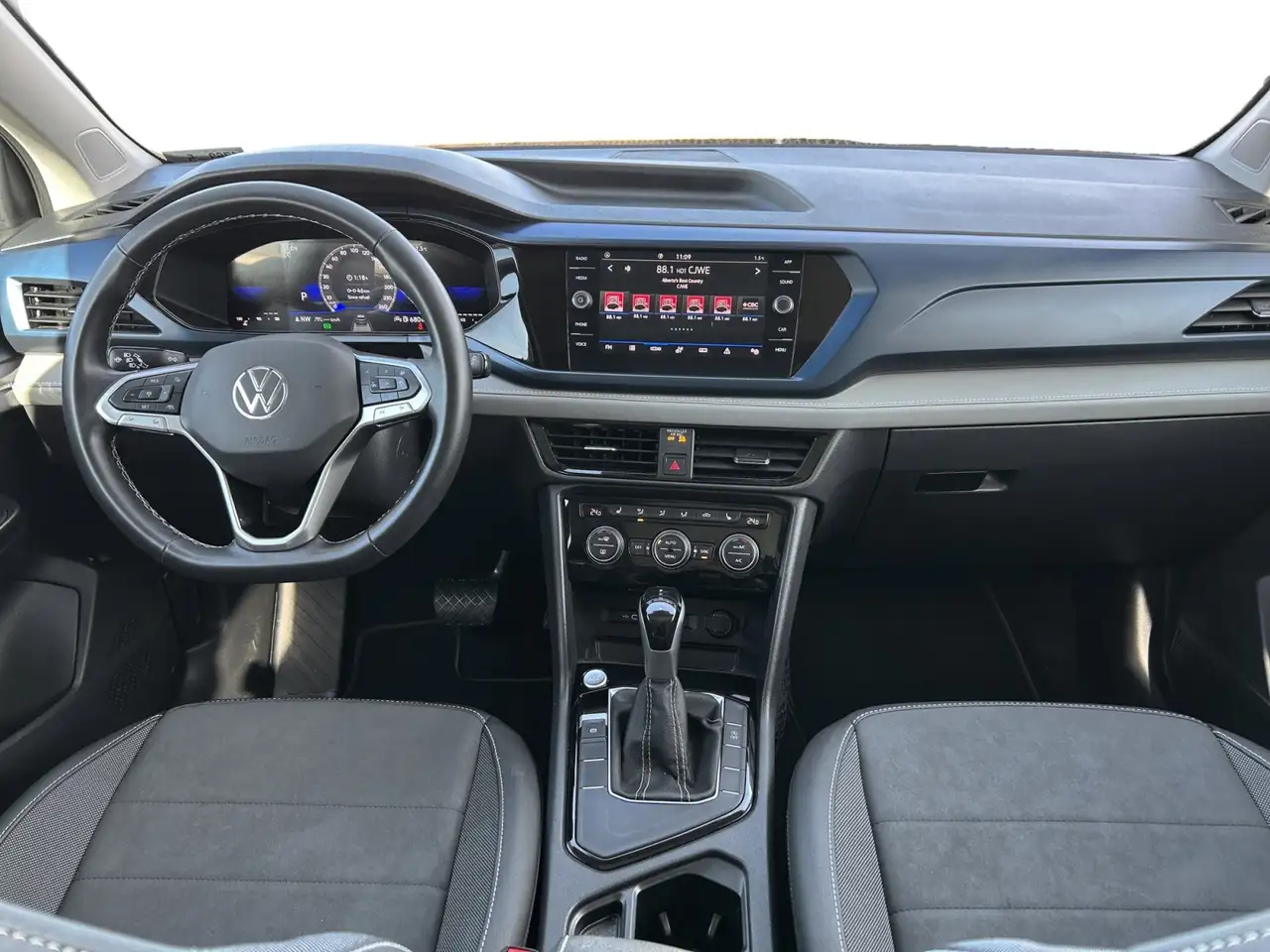 Volkswagen Taos снимка Volkswagen Taos