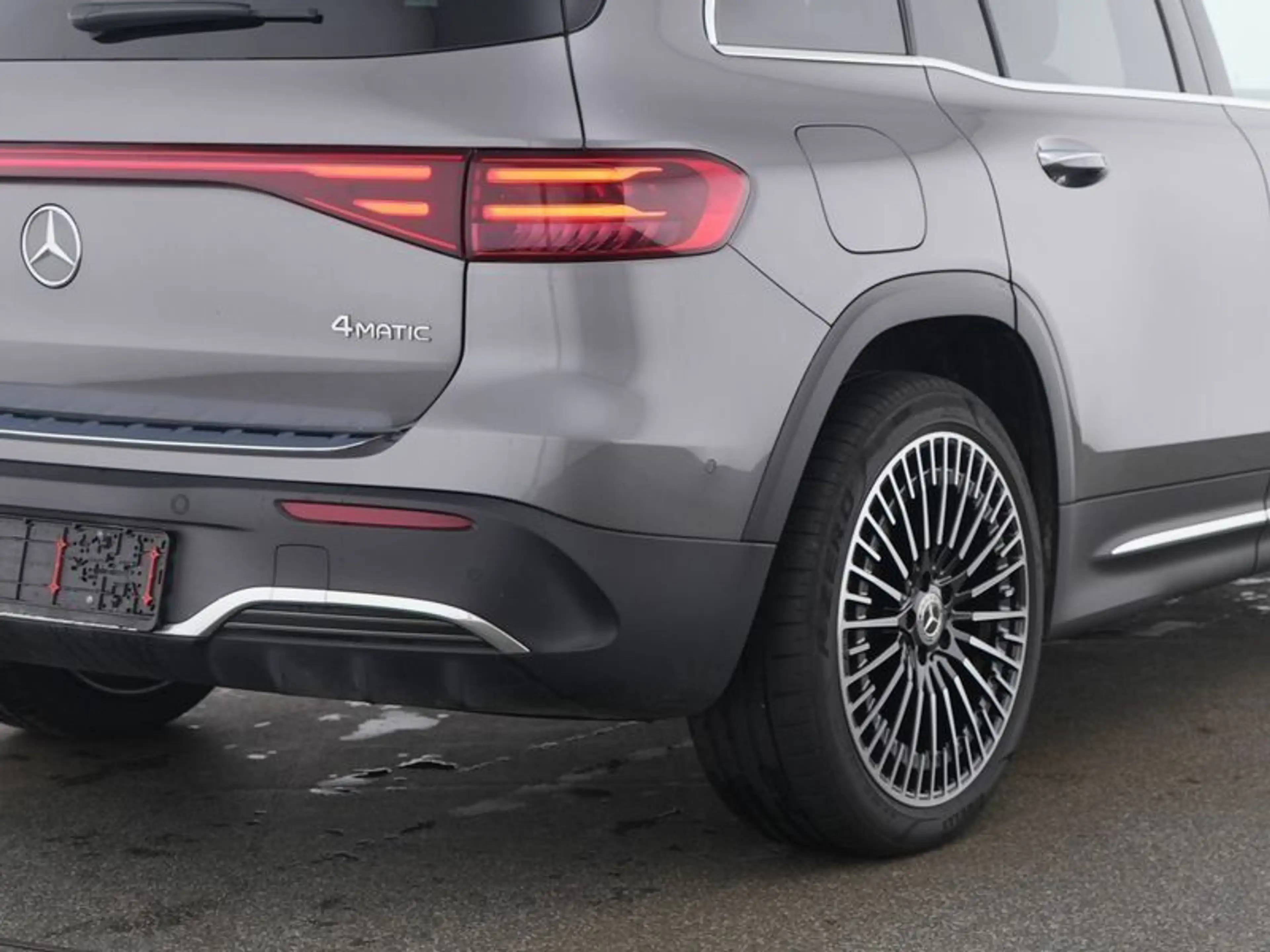 Mercedes-Benz EQB 350 4M AMG-PREMIUM LEDER AHK PANO FAP MEMORY — photo 5