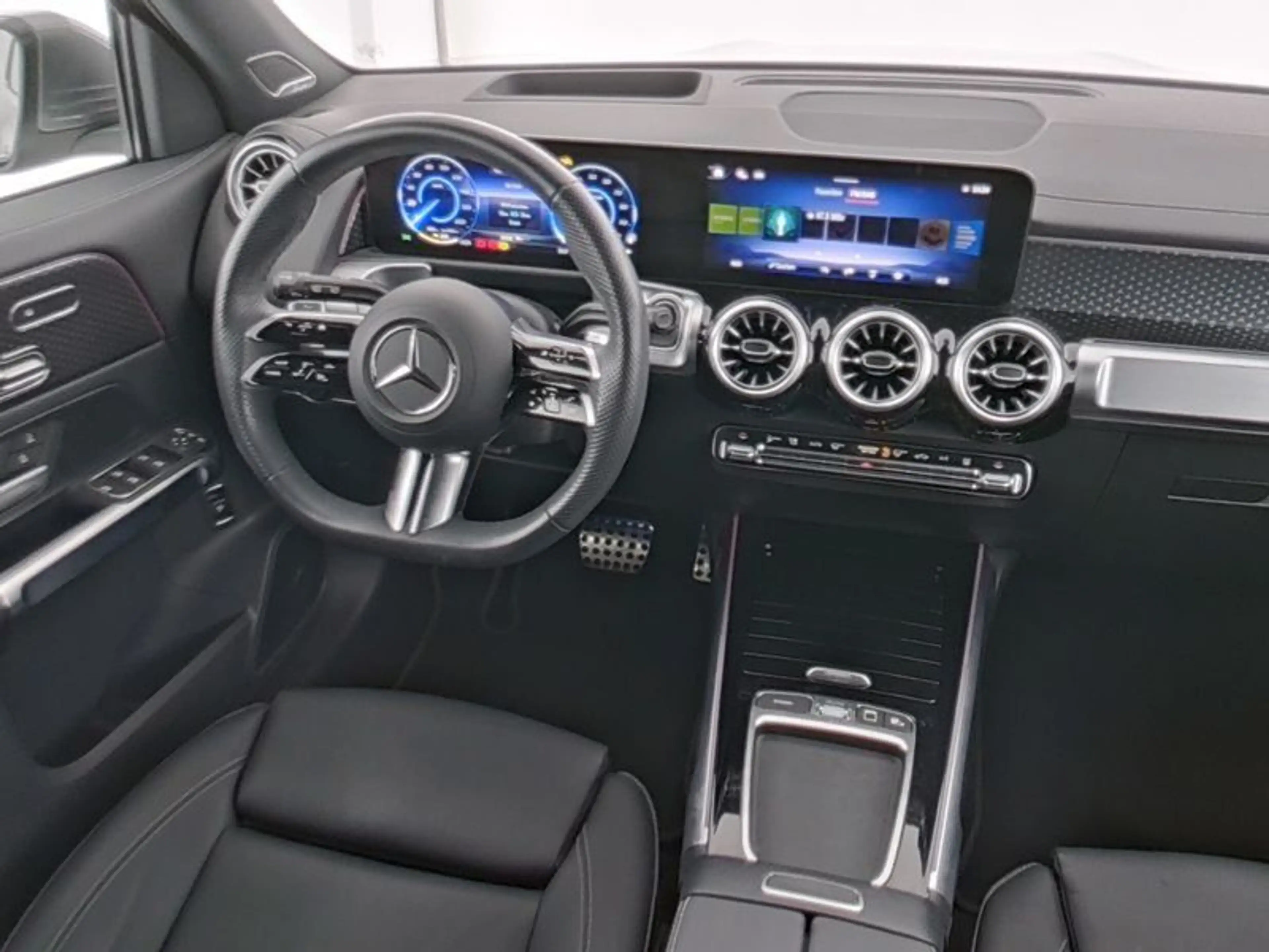 Mercedes-Benz EQB 350 4M AMG-PREMIUM LEDER AHK PANO FAP MEMORY — photo 8