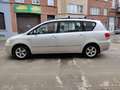 Toyota Avensis Verso 2.0 VVT-i Automatic 7 seaters Silber - thumbnail 3