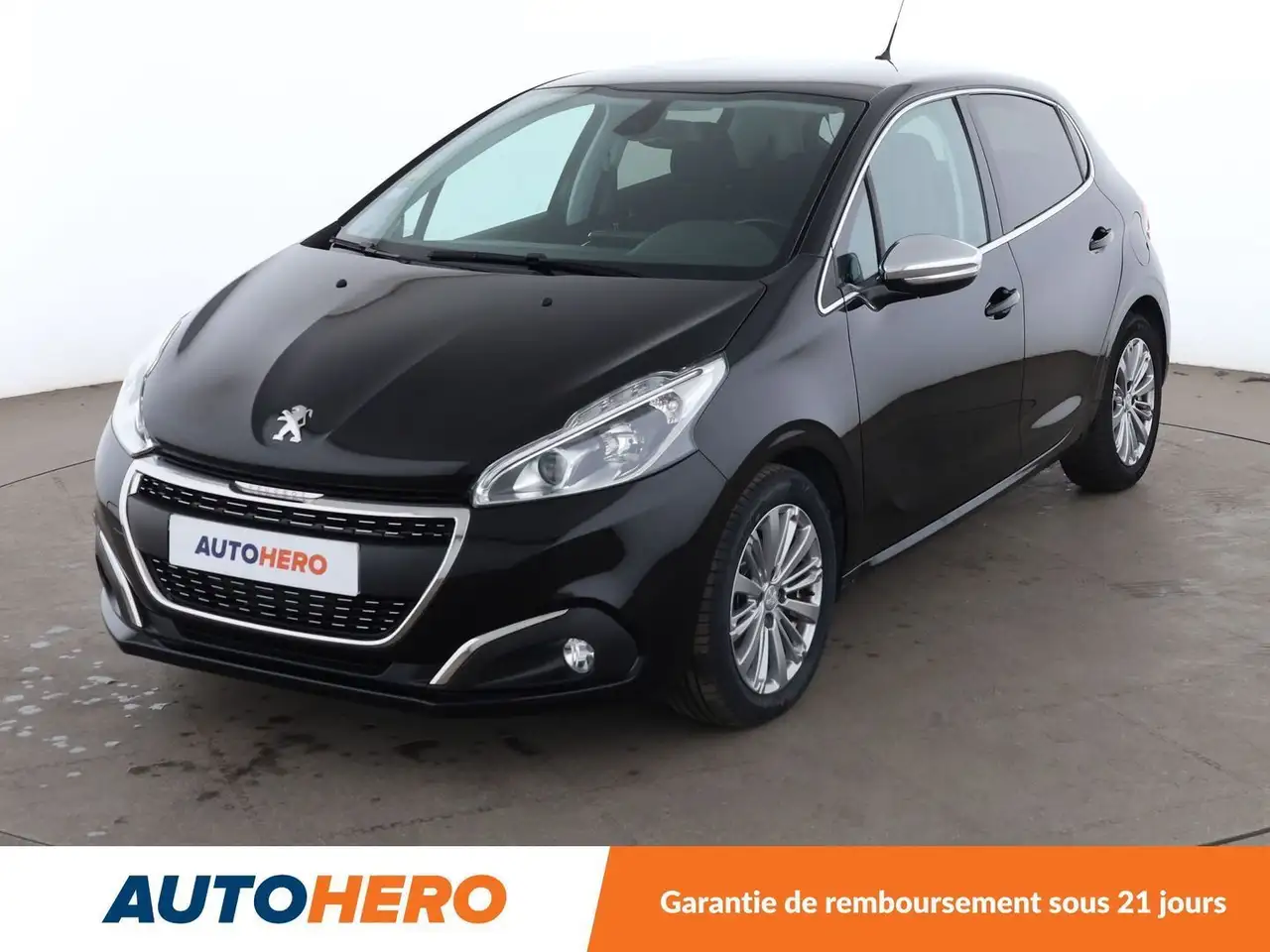 Peugeot 208 1.5 Blue-HDi Allure — photo 1 of 26