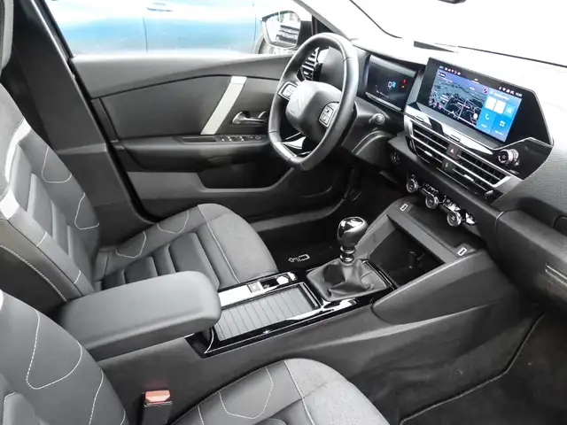 Citroen C4 view 4