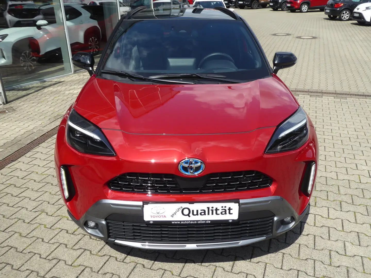 Toyota Yaris Cross 1.5H 4x4 Adventure Safety JBL Panoramadach Rojo - 2