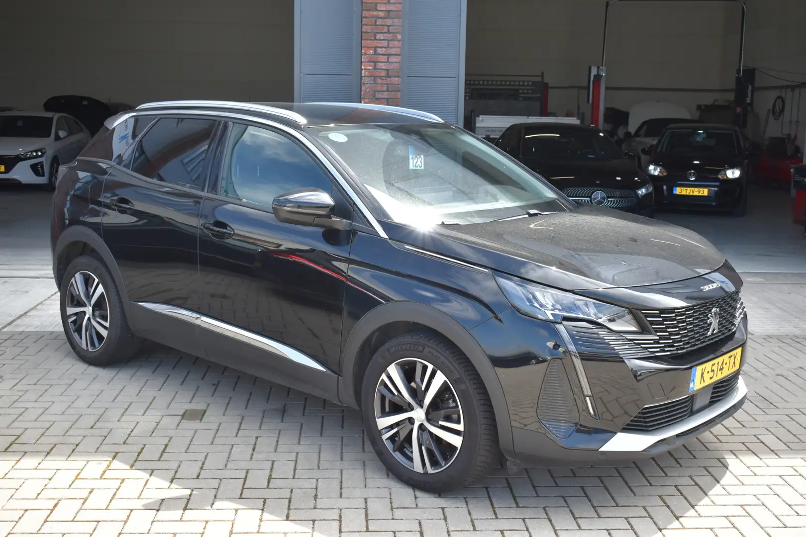Peugeot 3008 1.5 BlueHDi Blue Lease Allure Nero - 1