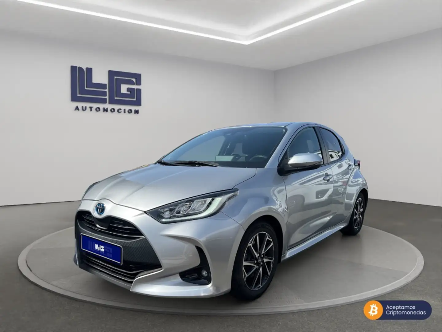 Toyota Yaris 120H 1.5 Business Plus Grijs - 1
