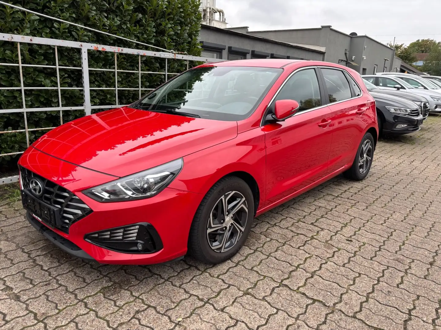 Hyundai i30 Select Automatik Kamera ACC STH. Spurhalt. Rouge - 1