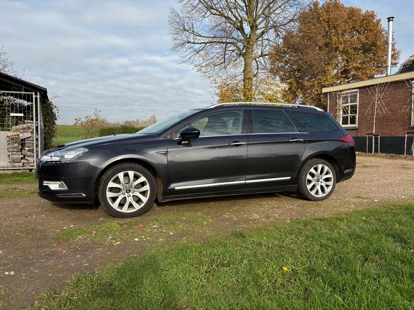 Citroen C5 C5 Tourer BlueHDi 180 Exclusive Černá - 2