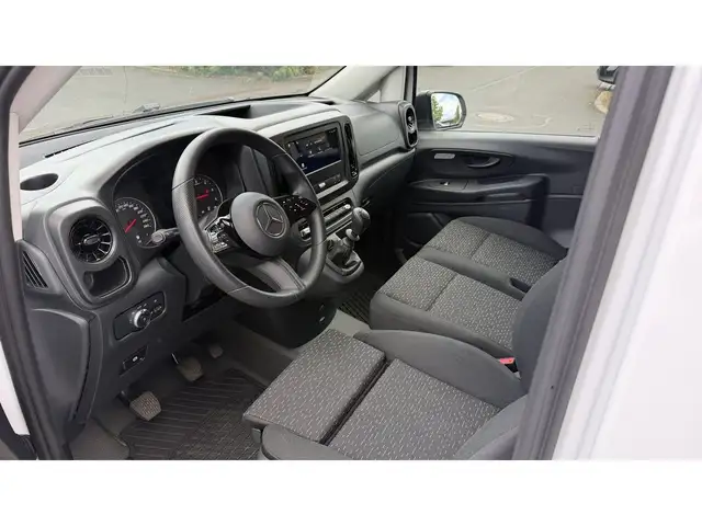 Mercedes-Benz Vito view 10