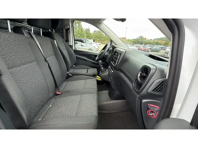 Mercedes-Benz Vito view 11