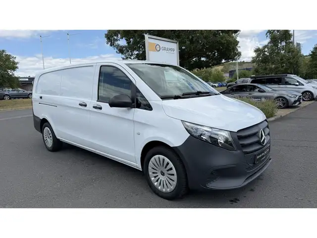 Mercedes-Benz Vito view 3