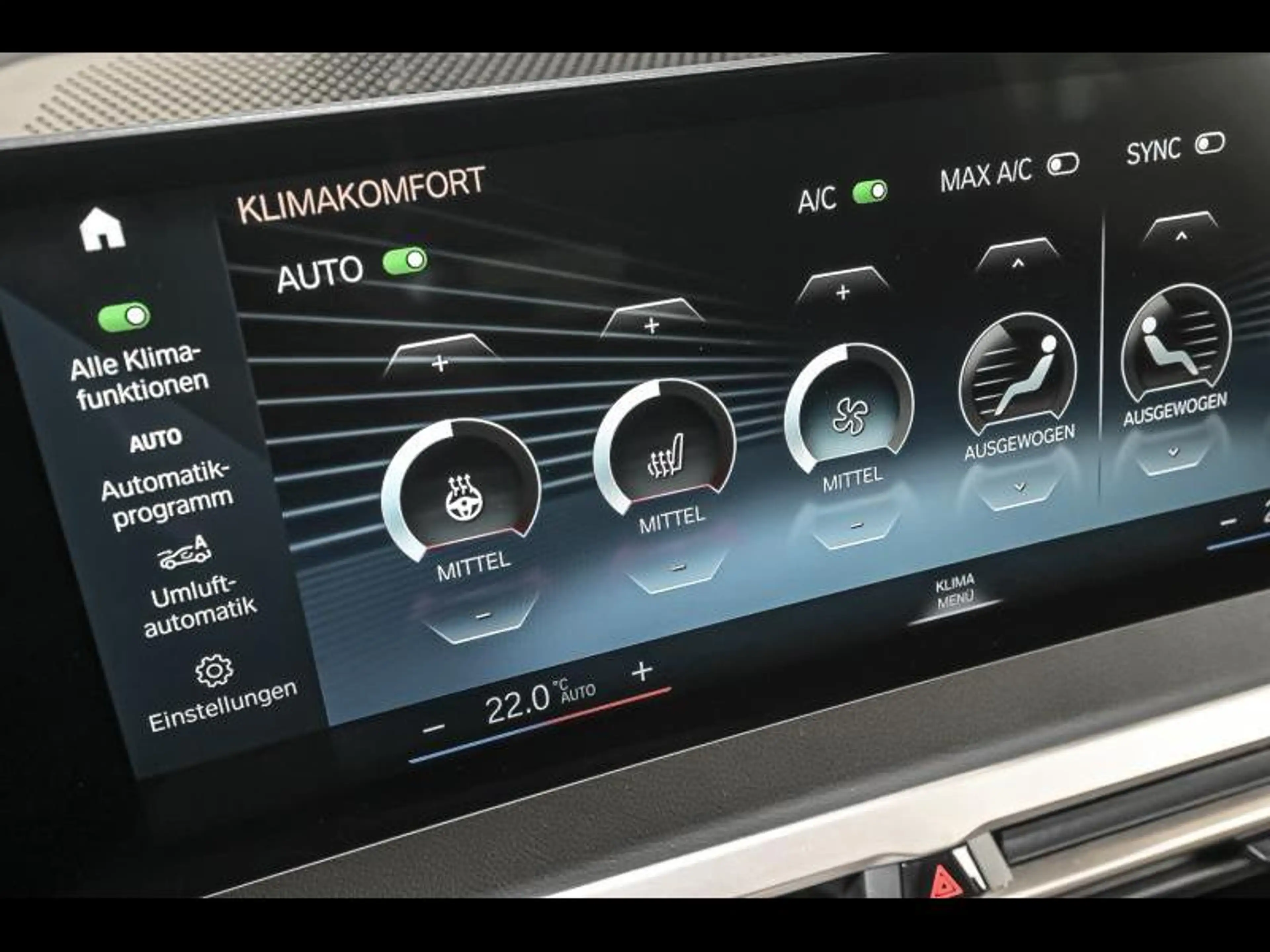 BMW iX xDrive50 - Sport — photo 13