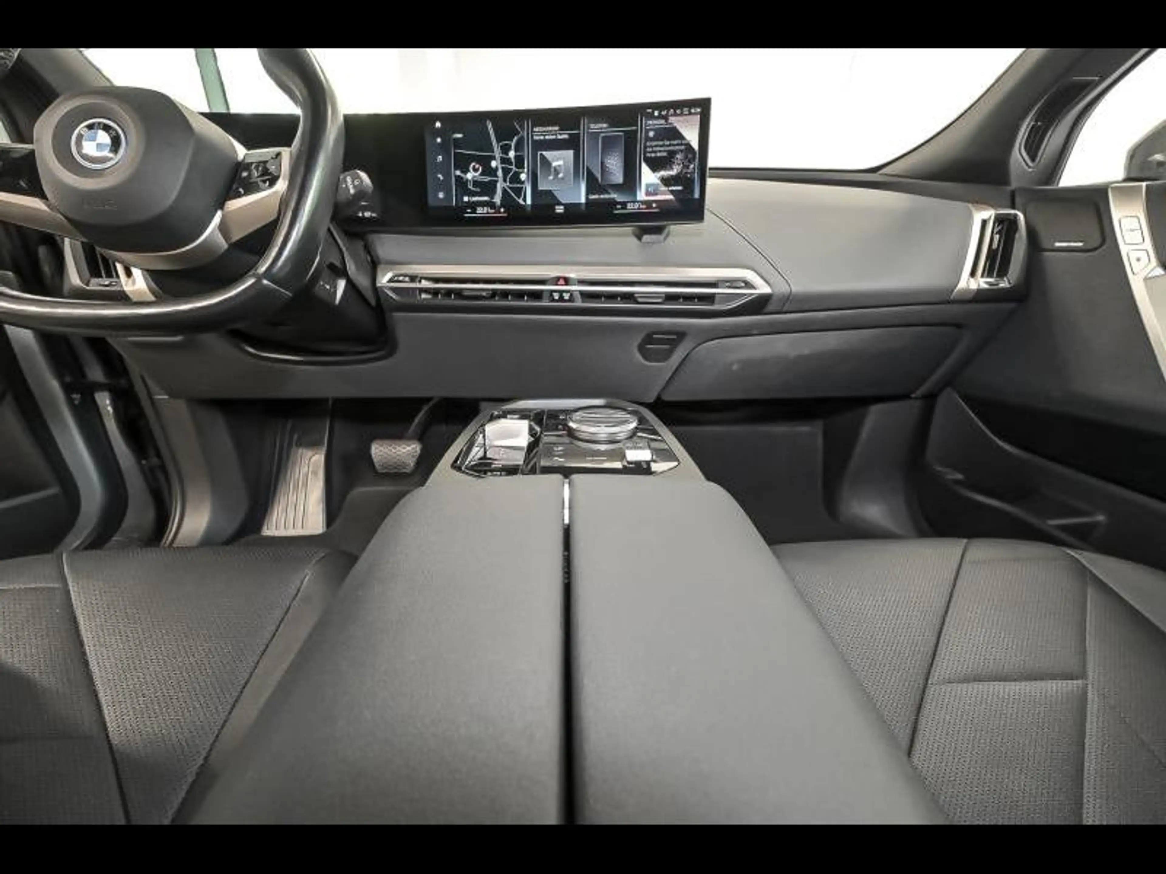 BMW iX xDrive50 - Sport — photo 7