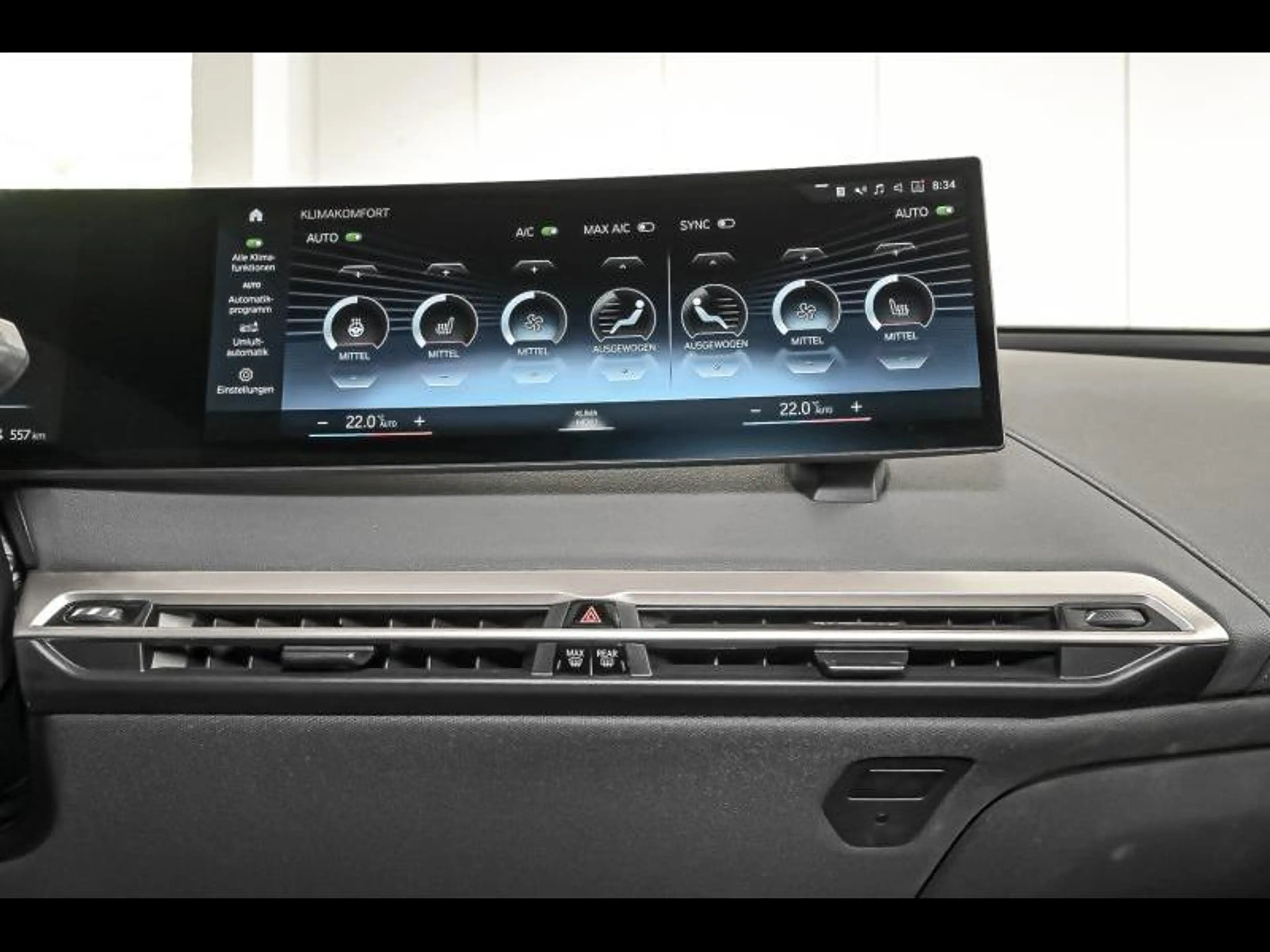 BMW iX xDrive50 - Sport — photo 12