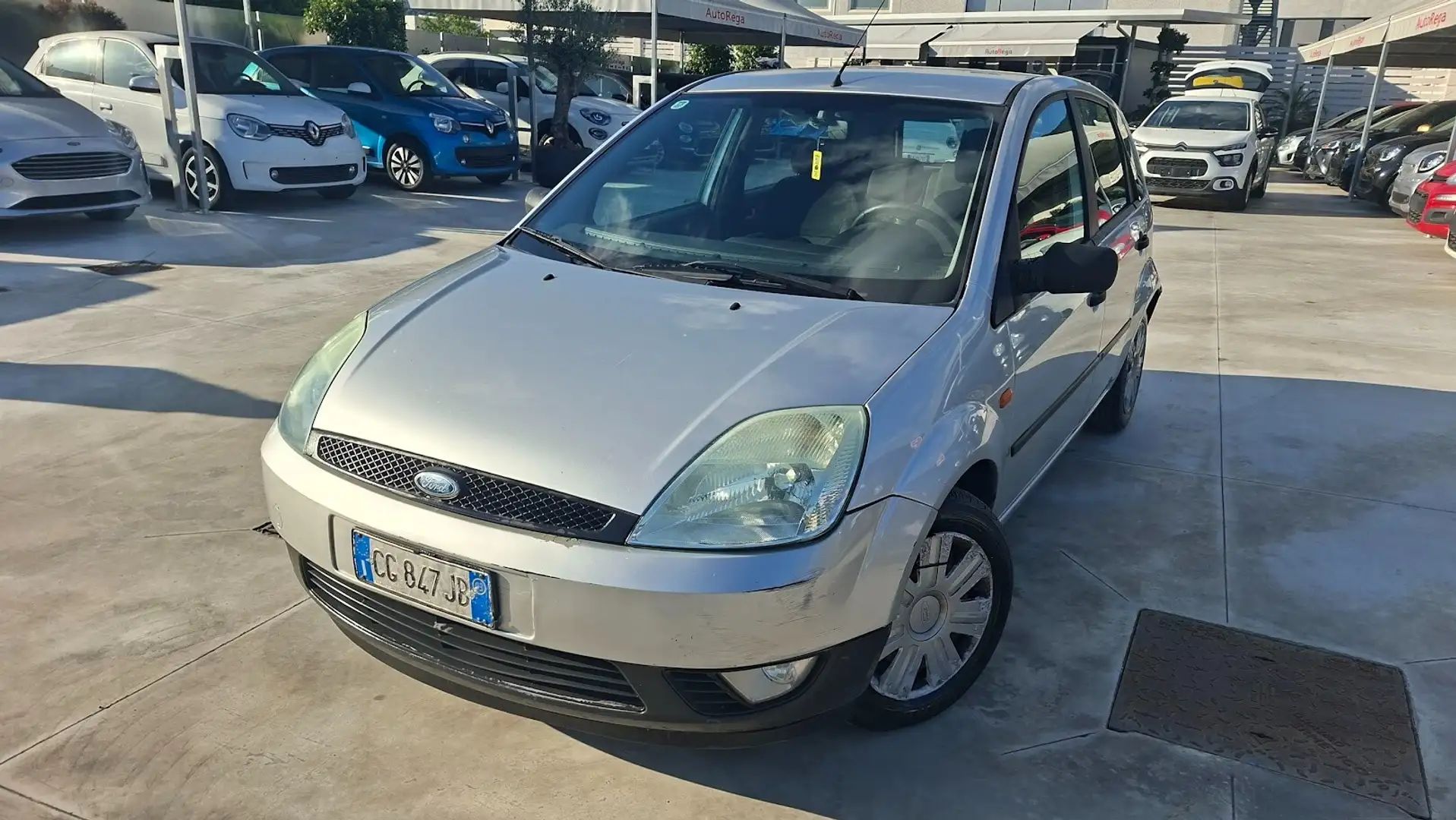 Ford Fiesta 1.4 TDCi 5p. Ghia Argent - 1