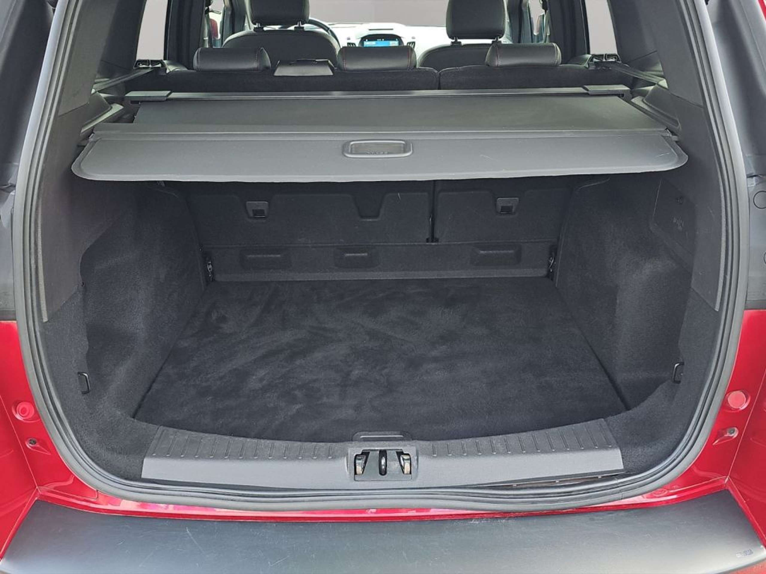 Fahrzeugabbildung Ford Kuga 1.5 EcoBoost 2x4 ST-Line *ACC*RFK*KEY-FREE* - mit KI generiert/bearbeitet
