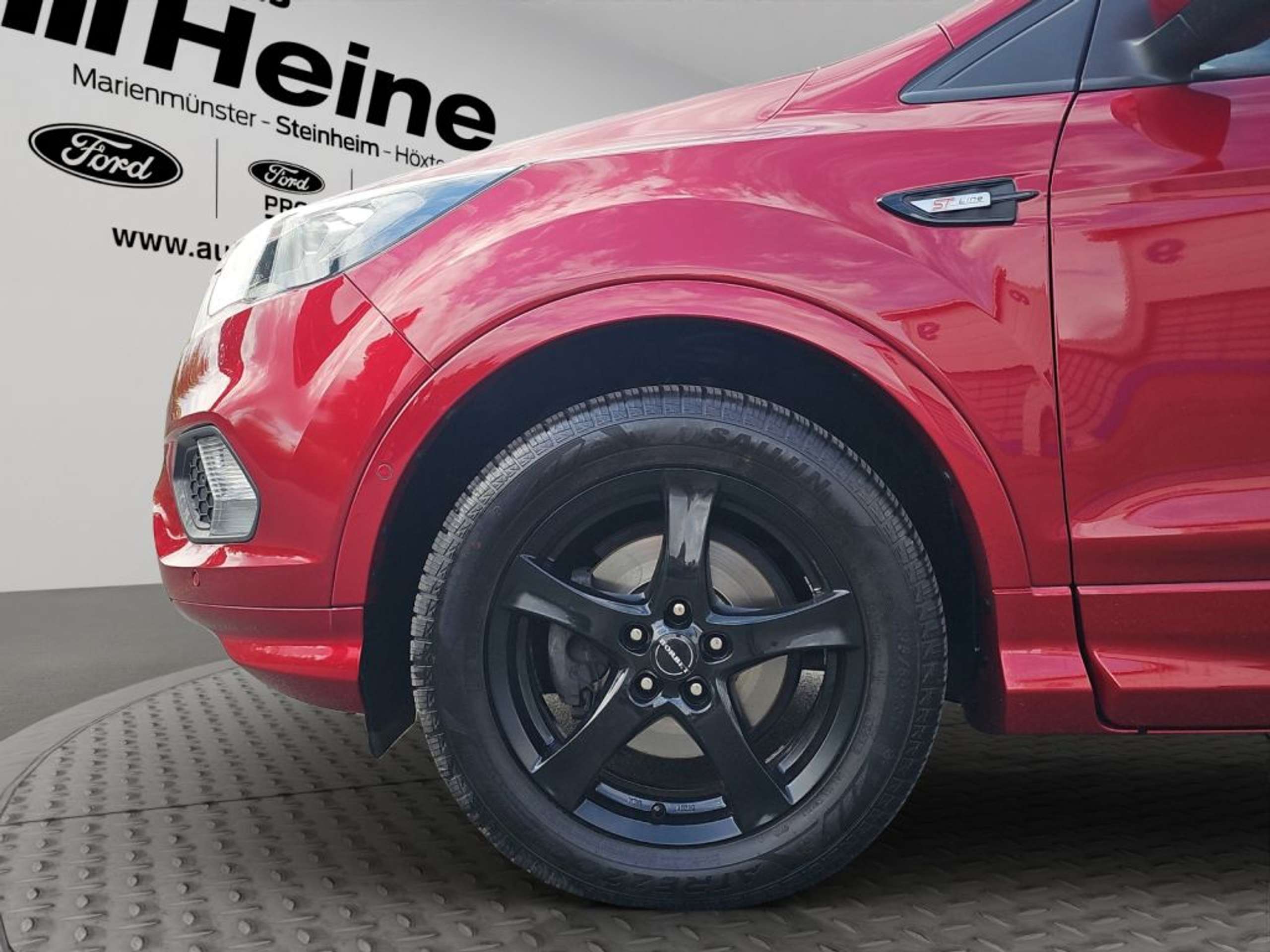 Fahrzeugabbildung Ford Kuga 1.5 EcoBoost 2x4 ST-Line *ACC*RFK*KEY-FREE* - mit KI generiert/bearbeitet